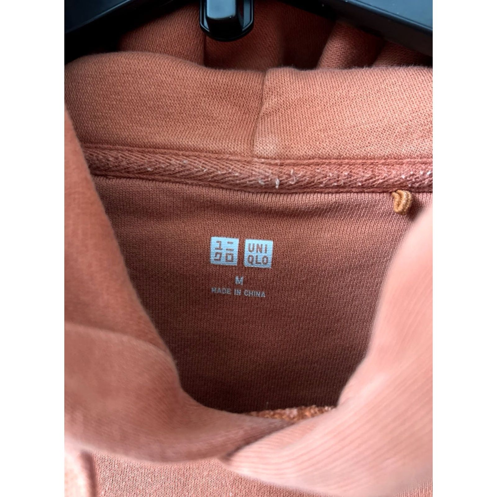 Uniqlo UNIQLO Hoodie Mens M Orange Pullover Sweatshirt Pockets Long Sleeve Capillary 26” Size US M / EU 48-50 / 2 - 6 Thumbnail