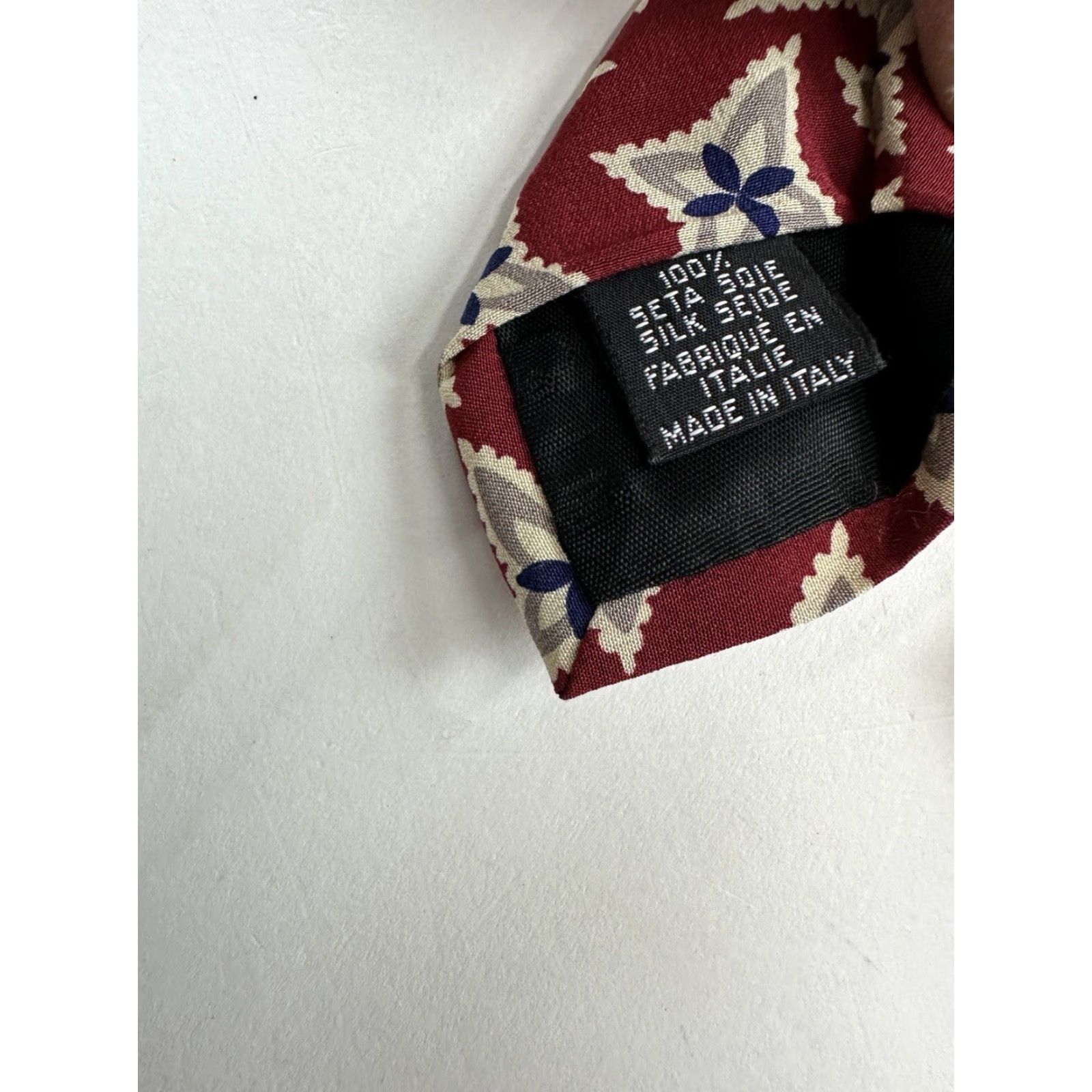 Hugo Boss HUGO BOSS Silk Tie Red Made In Italy Men Adult Tie Silk Red Italy Size ONE SIZE - 3 Thumbnail