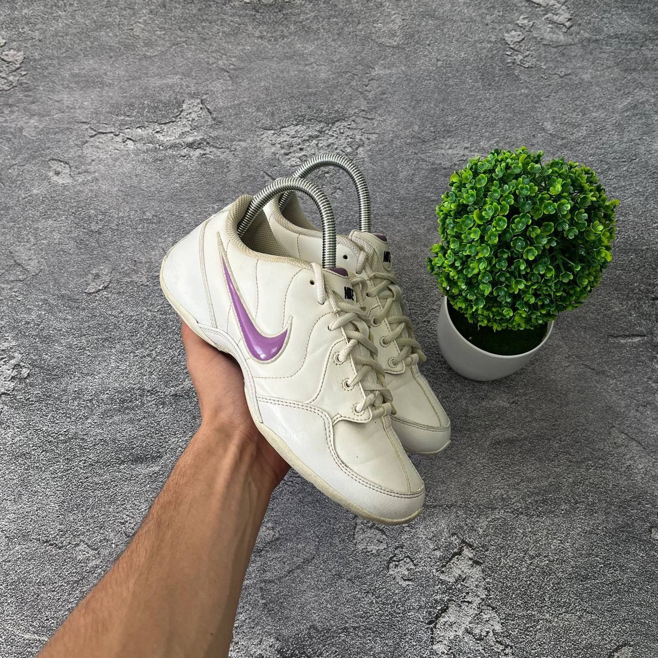 Nike Vintage 00s Y2k Nike Sneakers hype rare shoes.Size US 7.5 Size US 7.5 / EU 40-41 - 1 Thumbnail