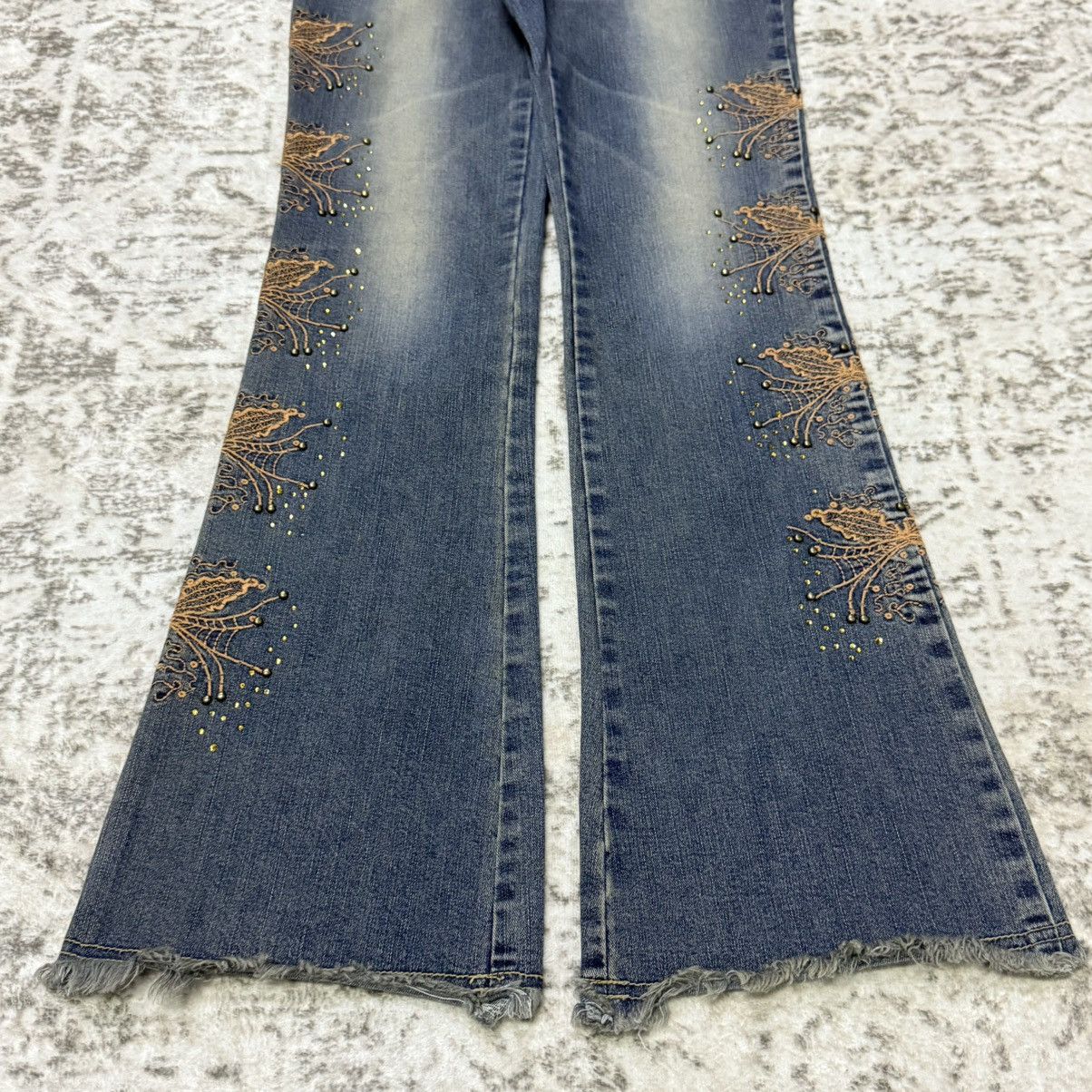 Japanese Brand Japanese Brand Boho Hippie Embroidery Studded Flare Jeans Size US 28 / EU 44 - 4 Thumbnail