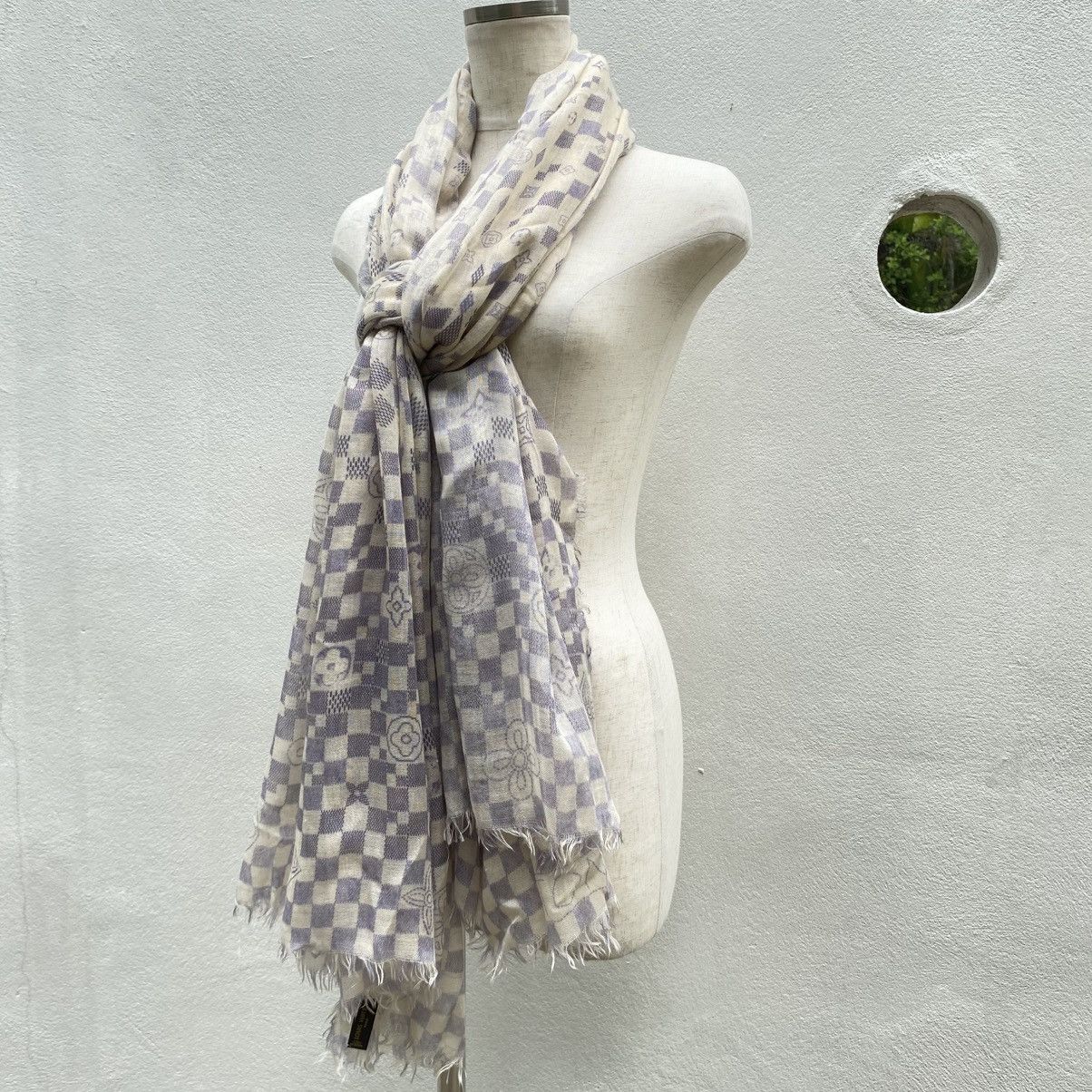 Louis Vuitton LOUIS VUITTON Lavender Checkered Blossom Scarf Size ONE SIZE - 1 Thumbnail