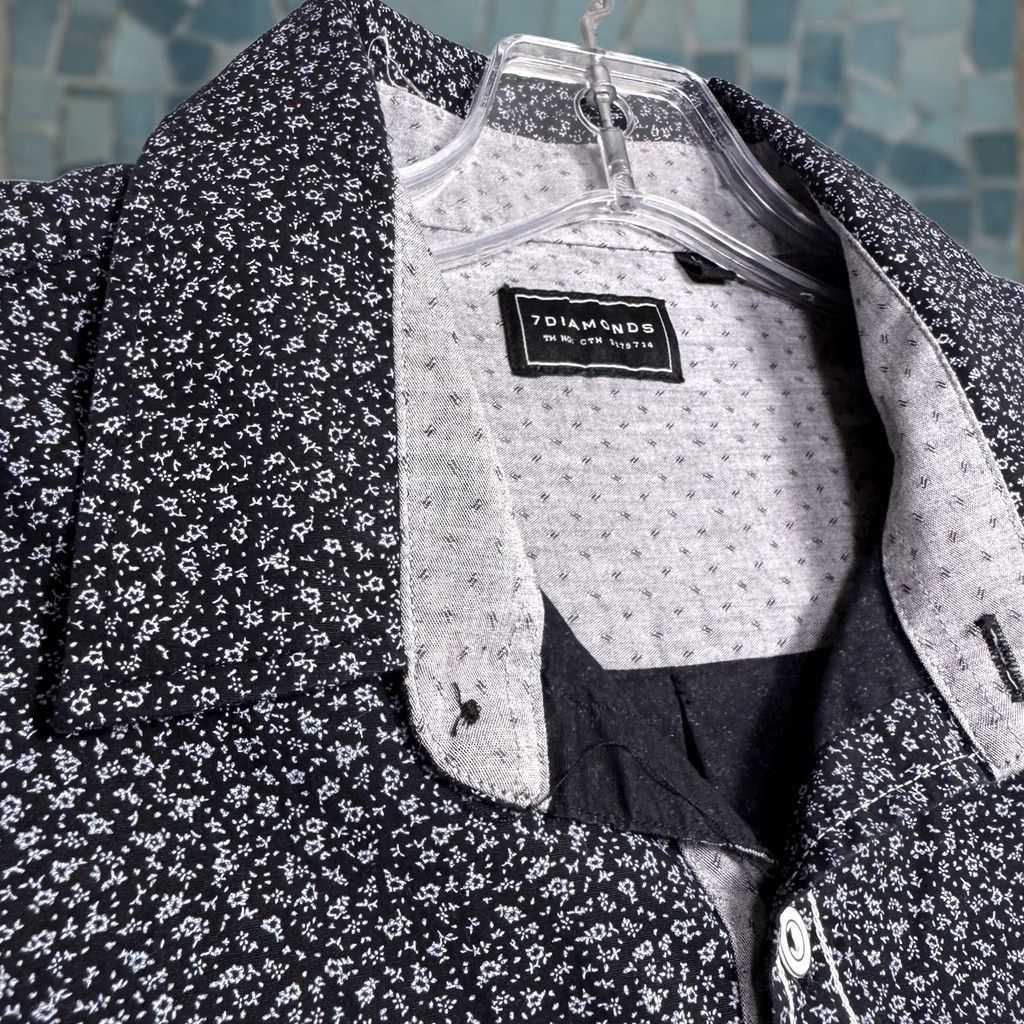 Vintage 7 Diamonds Shirt Mens L Floral 4 Way Stretch Graceland Woven Casual Short Sleeve Button-Up Black Polyester Spandex Size US L / EU 52-54 / 3 - 1 Thumbnail