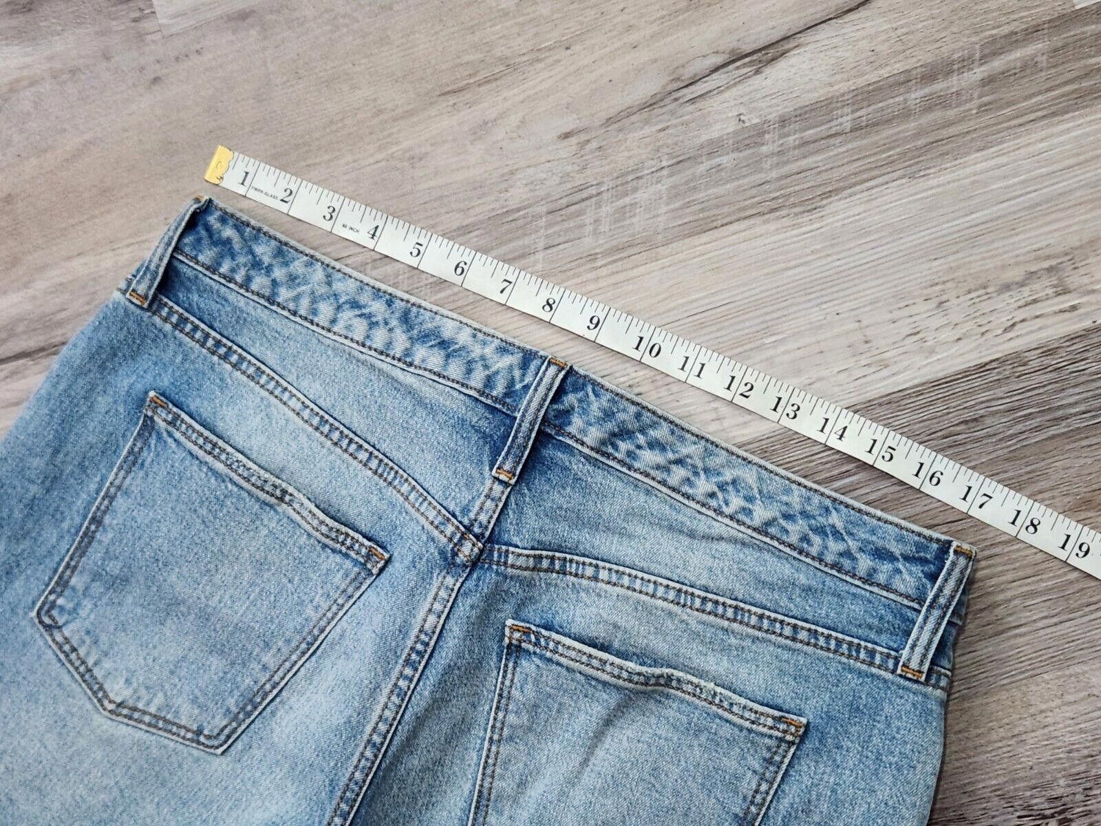 Designer Universal Thread Jean Shorts Vintage Midi 12 / 31 Light Wash Size 34" / US 12 / IT 48 - 5 Thumbnail