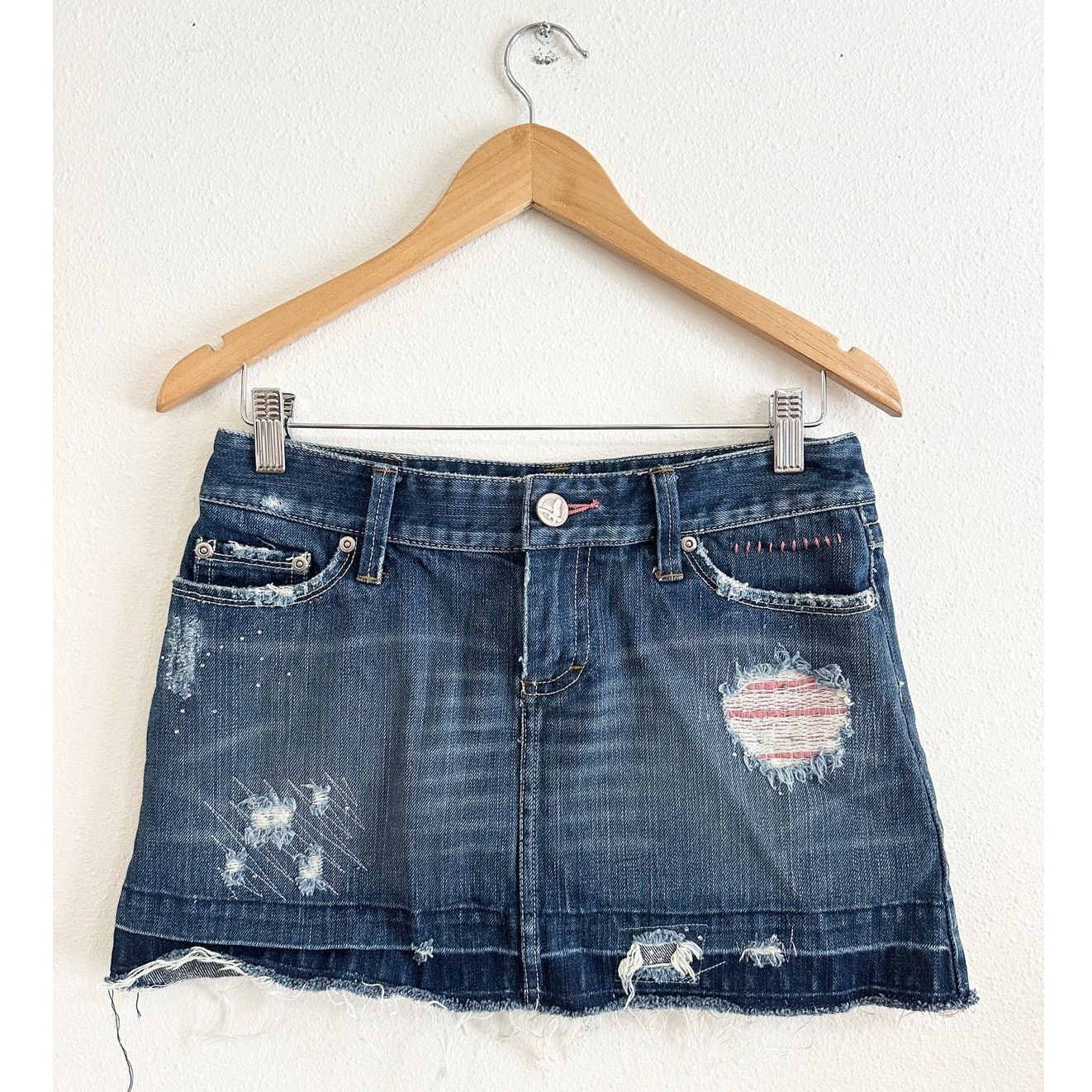 American Eagle Outfitters Y2K American Eagle Distressed Micro Miniskirt size 2 Size 27" / US 4 / IT 40 - 1 Thumbnail