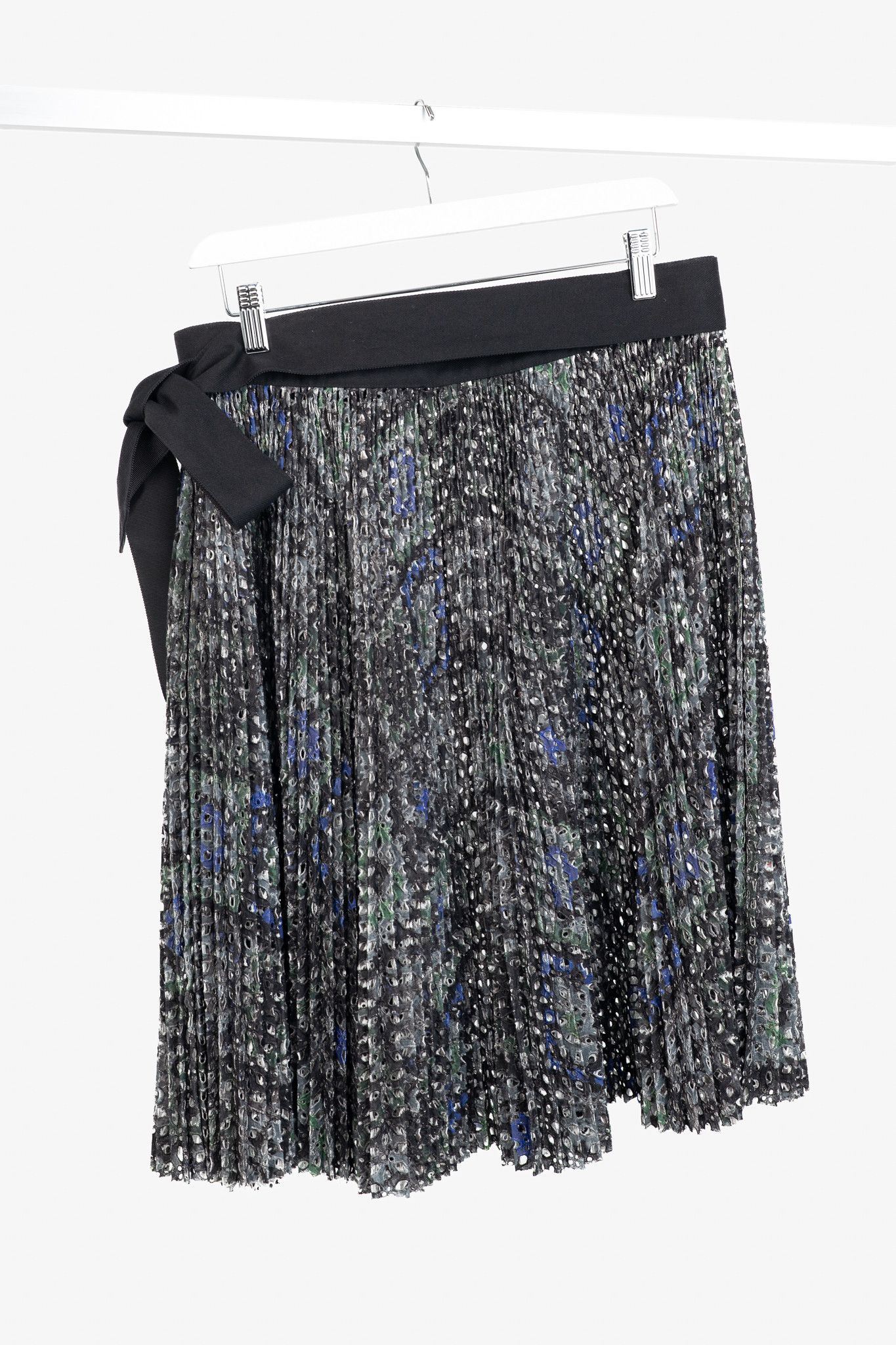 Sacai Sacai SS/17 Cotton Perforated Eyelet Pleated Wrap Skirt Size 32" / US 10 / IT 46 - 2 Thumbnail