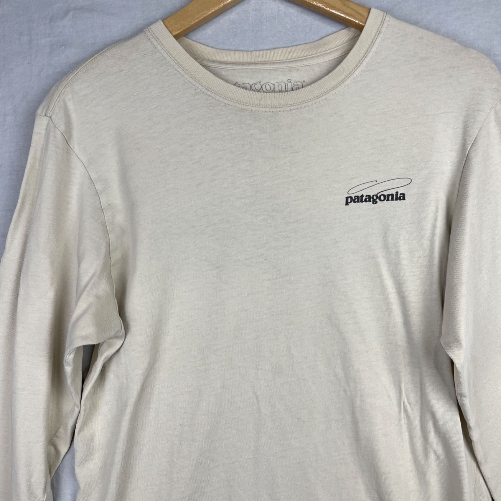 Patagonia Patagonia Shirt Mens Small Beige Long Sleeve Fitz Roy Trout Graphic Made In USA Size US S / EU 44-46 / 1 - 5 Thumbnail