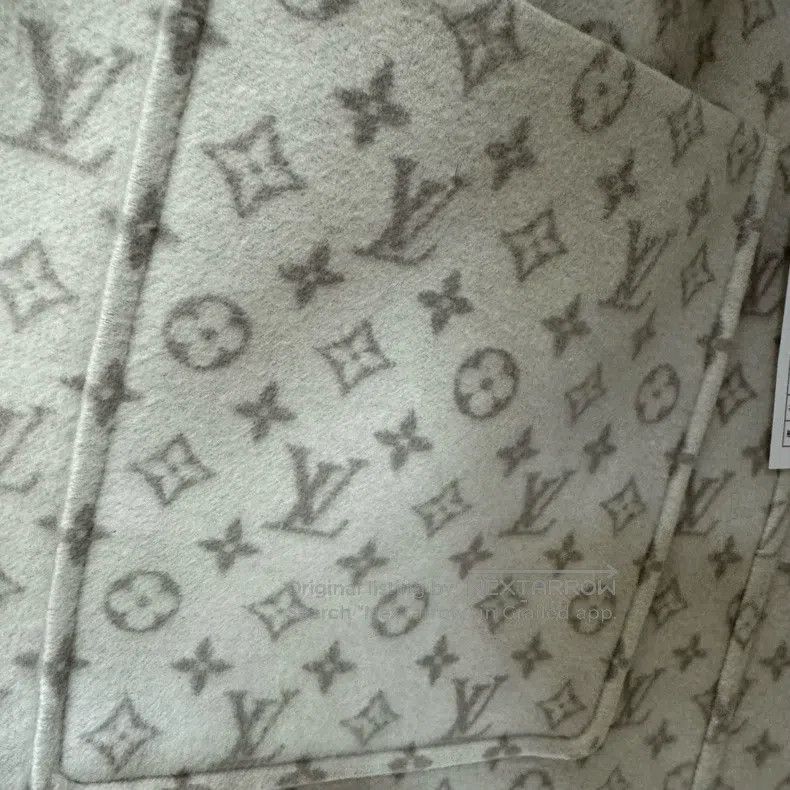 Louis Vuitton Louis Vuitton Grey reversible bathrobe coat Size XXS / US 00 / IT 34 - 3 Thumbnail