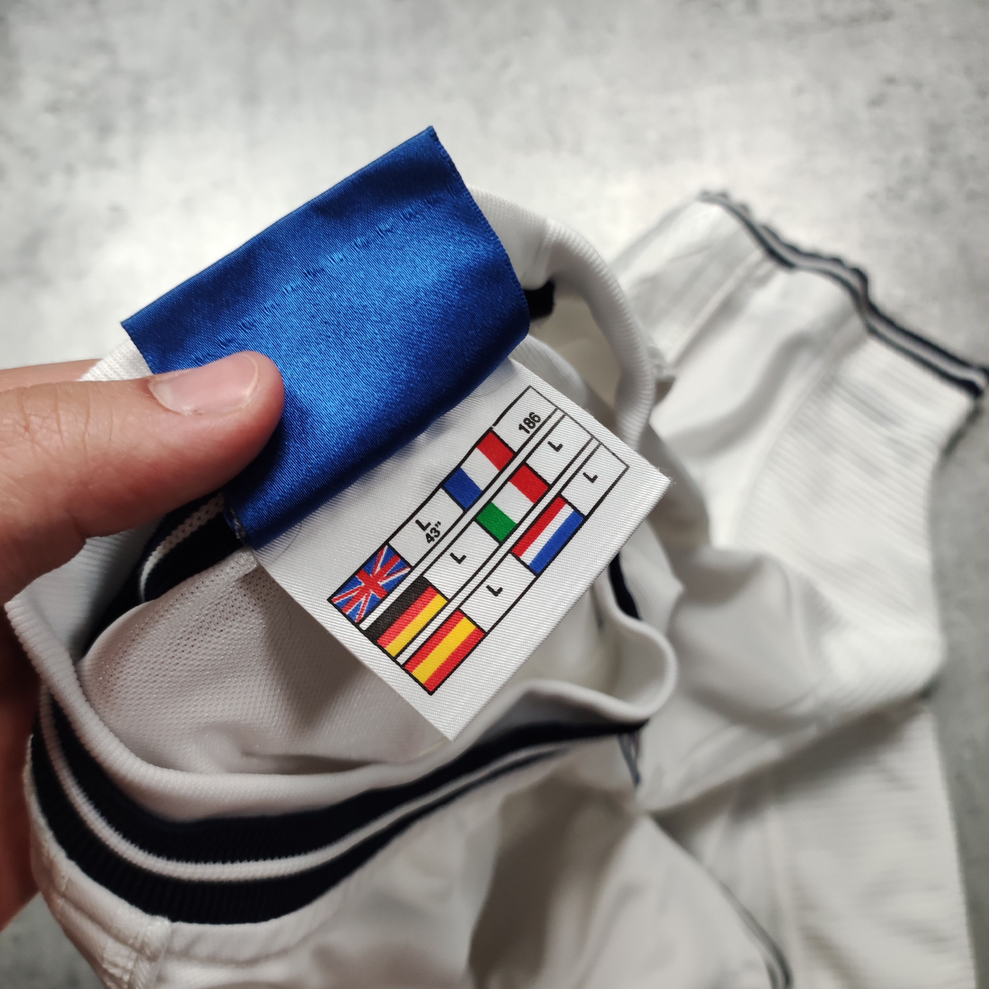 Vintage Vintage OG 1999 Umbro x England National Team Jersey Size US L / EU 52-54 / 3 - 8 Thumbnail