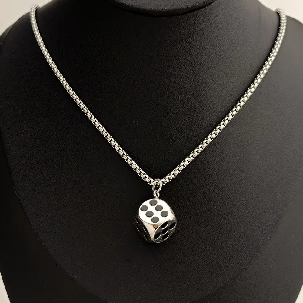 Jewelry Creative Alloy Chain Luck Dice Pendant Necklace Size ONE SIZE - 2 Thumbnail