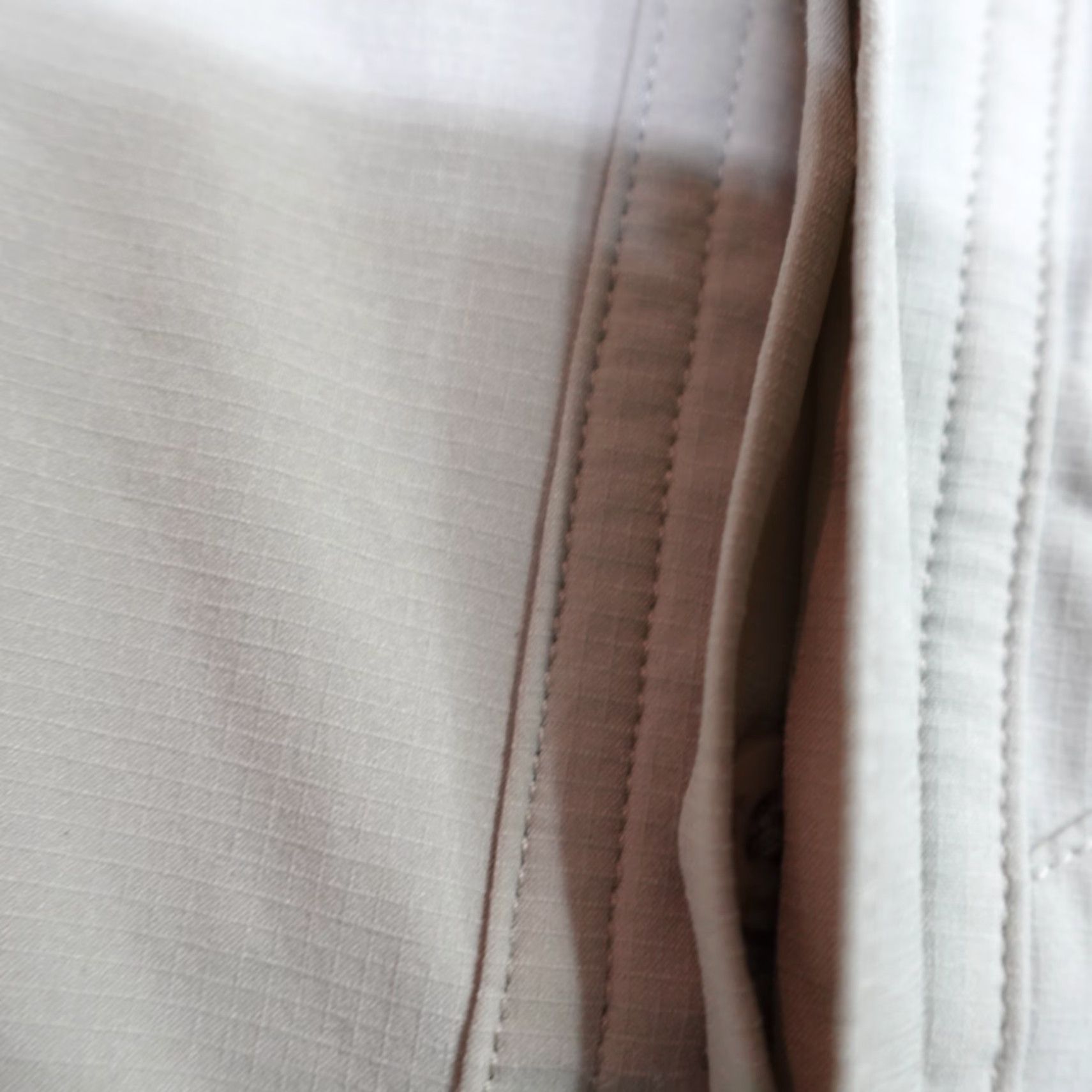 Under Armour Under Armour Shirt Medium Beige Hidden Placket Vented Shirt Women? Mens? Wait. Size US M / EU 48-50 / 2 - 5 Thumbnail
