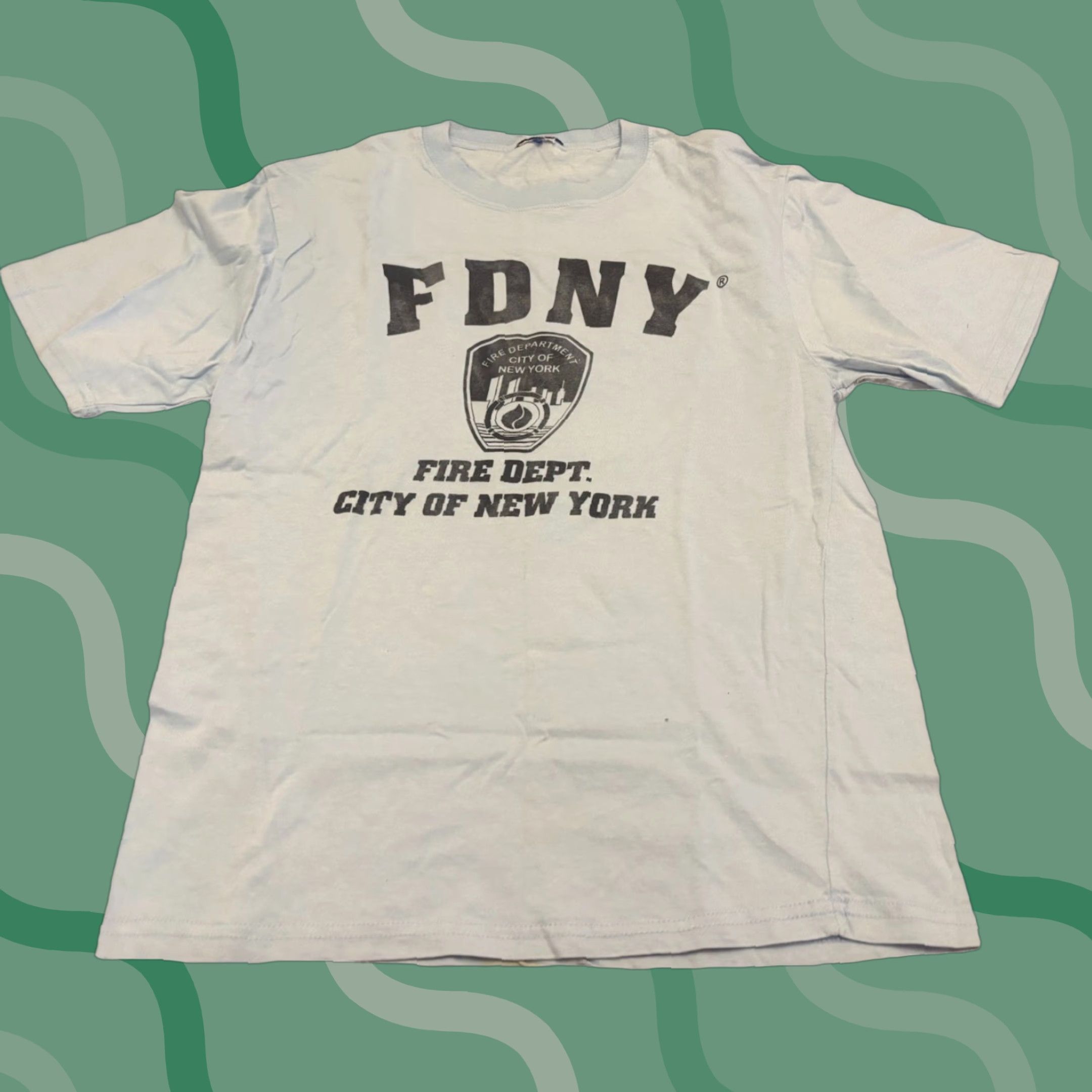 Fruit Of The Loom VINTAGE FDNY Fire Department T Shirt Truck Small E3 Shirt Men S Blue Grunge 90s Theme Size US S / EU 44-46 / 1 - 1 Thumbnail