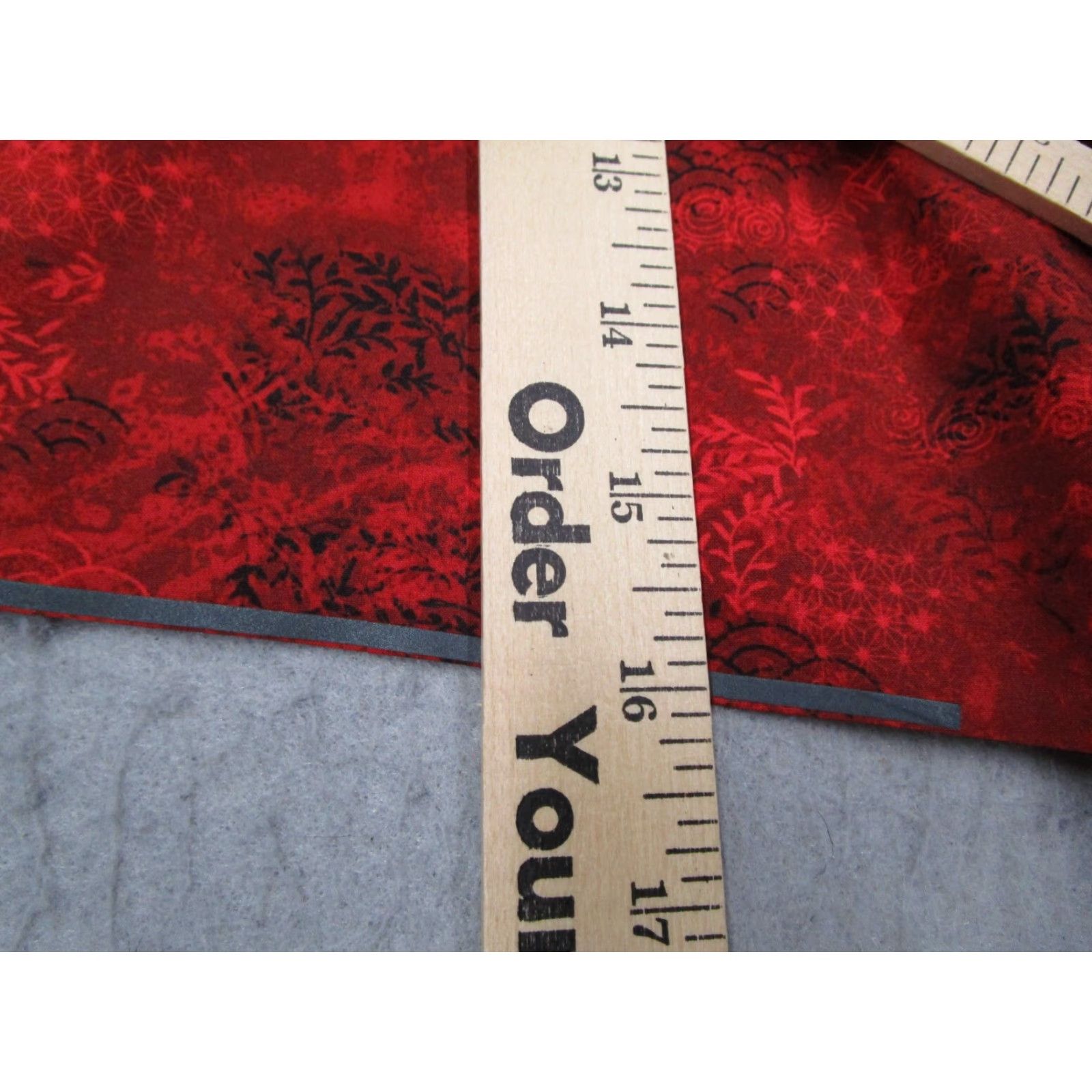 LULULEMON Men Red License To Train Shorts 6 Inseam Drawstring Unlined DK Polyester Blend Vintage No