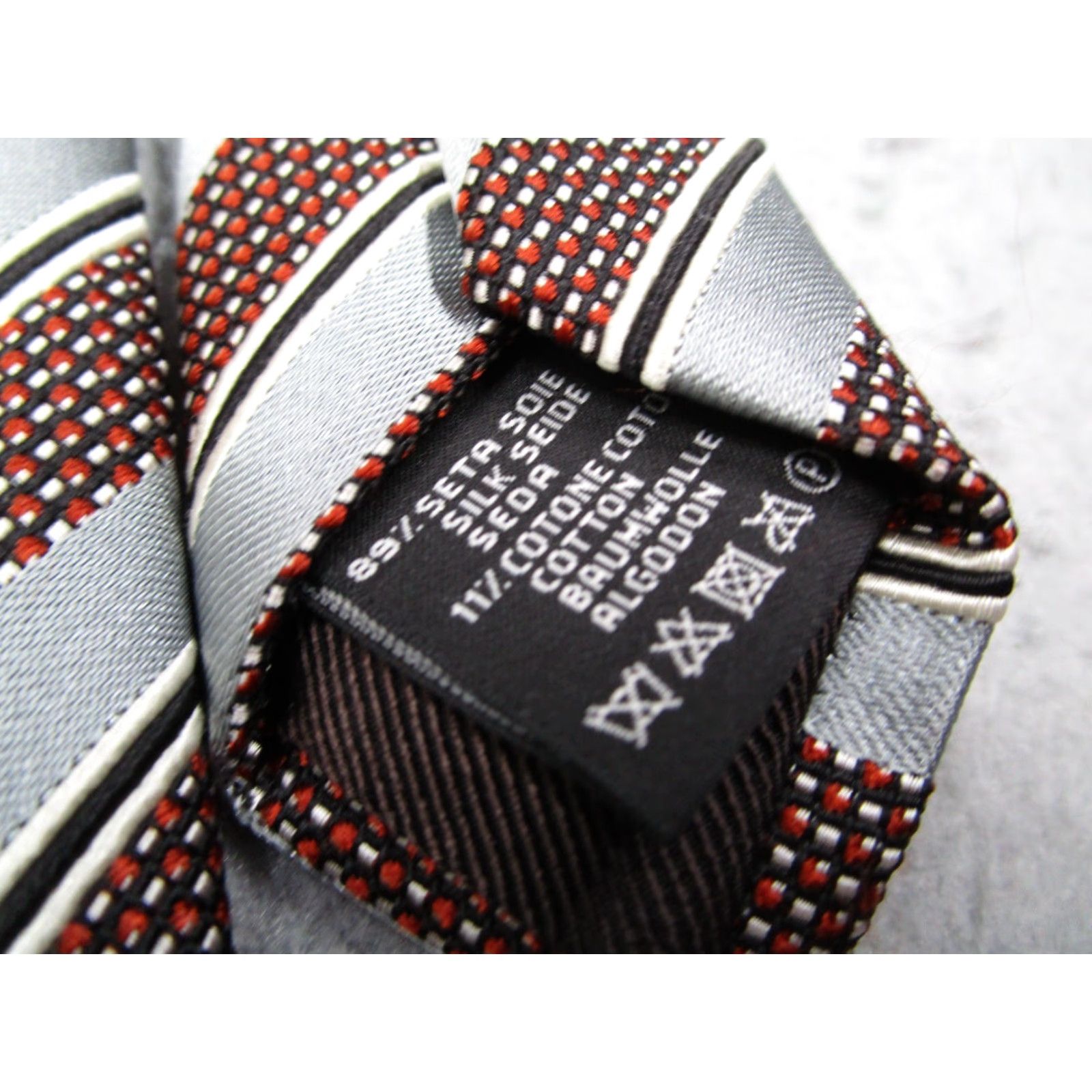 Ermenegildo Zegna Ermenegildo Zegna Men's Classic Gray Red Striped Silk Tie Made in Italy User: Ermenegildo Zegna Men's Classic Gray Red Striped Silk Tie Made in Italy Size ONE SIZE - 6 Thumbnail