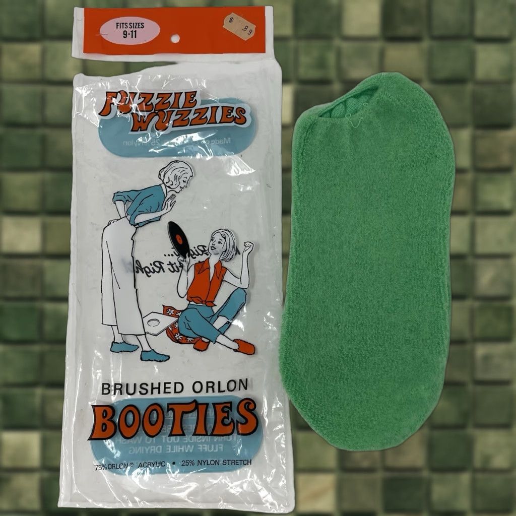 FUZZI VINTAGE 1960s FUZZIE WUZZIES Slippers Socks GoGo Mod Green 9-11 Vintage 60s Shoes/Slippers Mens& Womens Size ONE SIZE - 1 Thumbnail