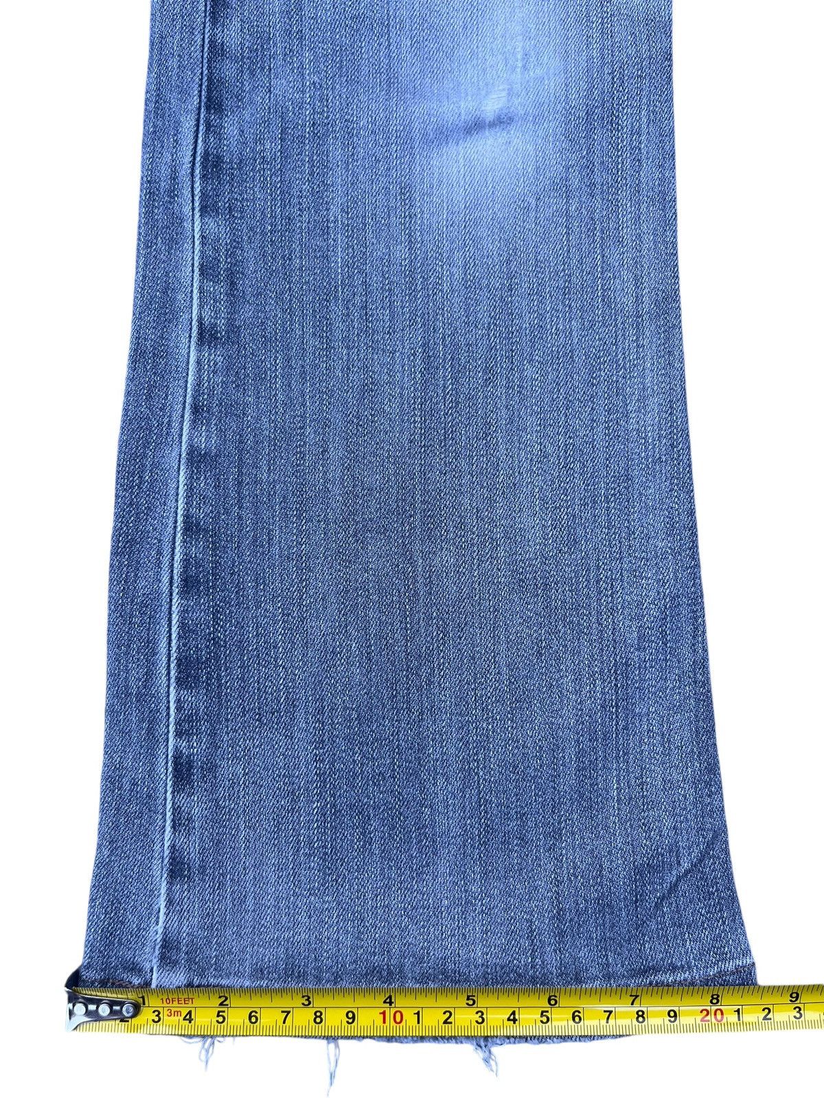 Hysteric Glamour × Japanese Brand × Tornado Mart Vintage Japanese Brand Grey Washed Frayed Leg Flare Jeans Size 25" / US 0 / IT 36 - 15 Thumbnail