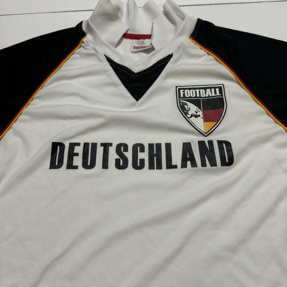 Vintage Deutschland Germany Men Shirt Jersey Football Soccer White L Size US L / EU 52-54 / 3 - 4 Thumbnail