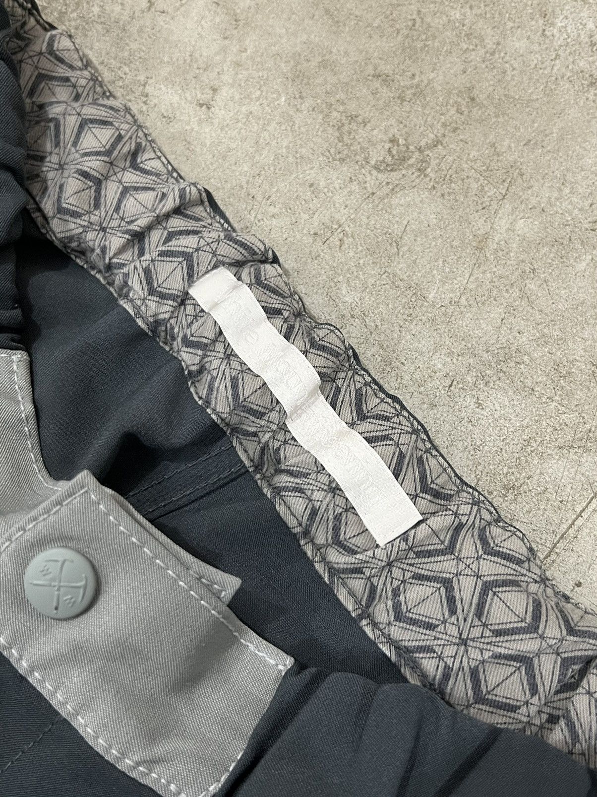 Japanese Brand × White Mountaineering White Mountaineering Twill Crop Pants Size US 30 / EU 46 - 7 Thumbnail