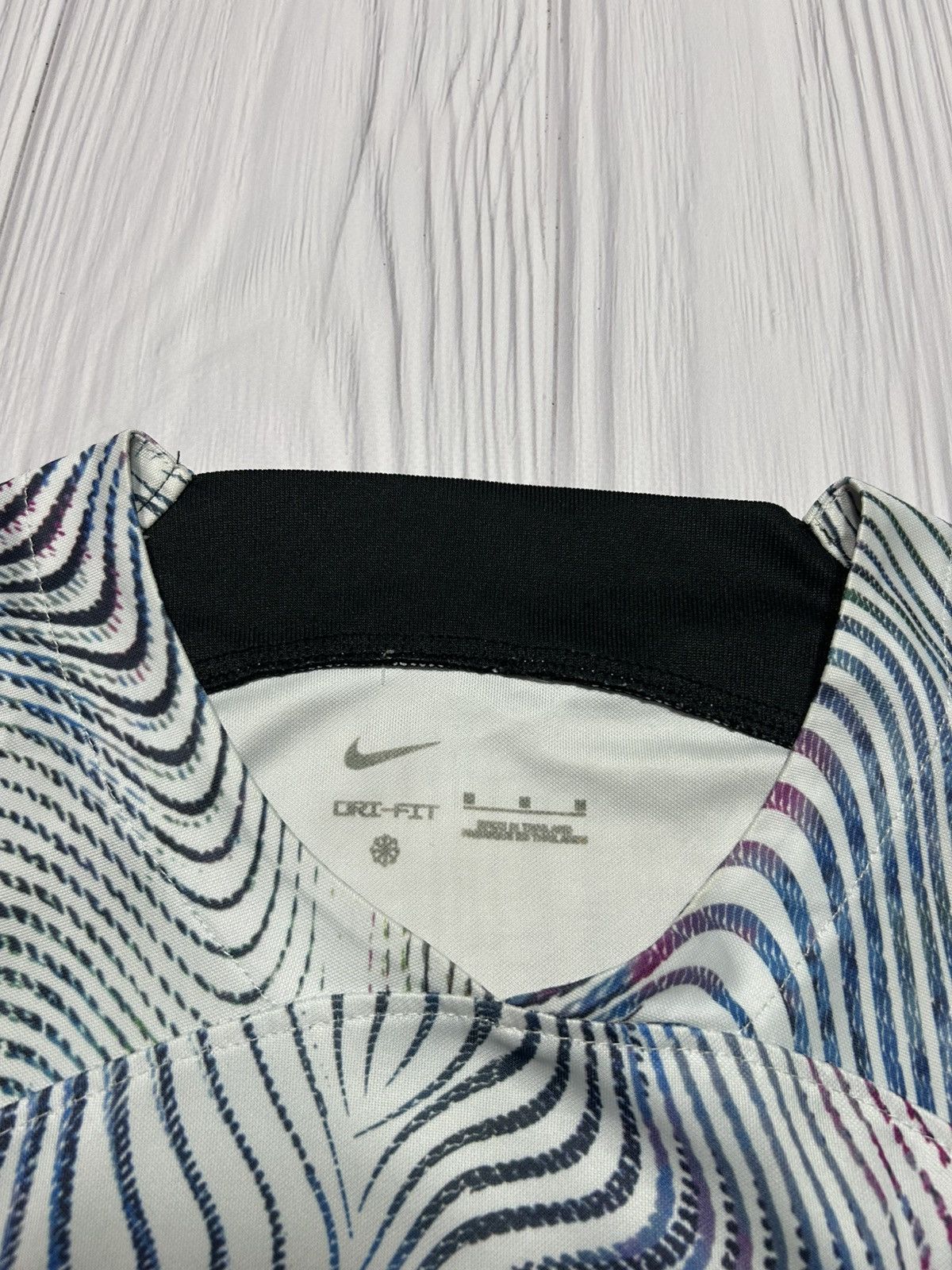 Nike Nike Liverpool Soccer Jersey Size M Size US M / EU 48-50 / 2 - 9 Thumbnail