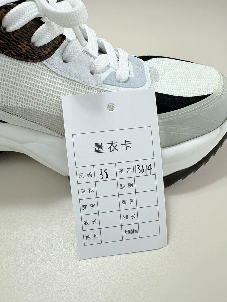 Louis Vuitton Louis Vuitton RUN55 presbyopic sneakers Size US 5.5 / EU 38 - 8 Thumbnail
