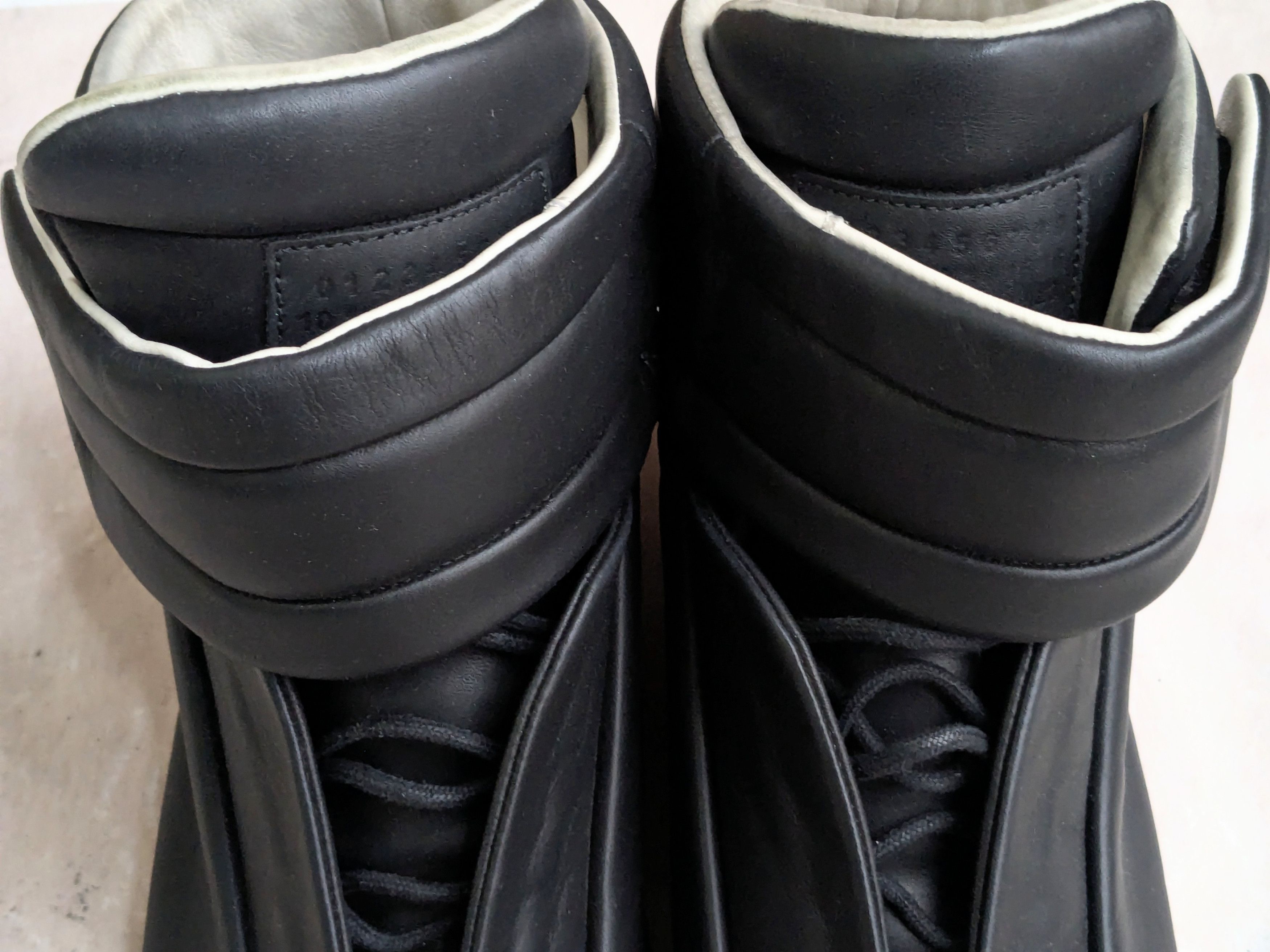 Maison Margiela Maison Margiela Future High Top Sneakers Black Red 10 43 Size US 10 / EU 43 - 2 Thumbnail