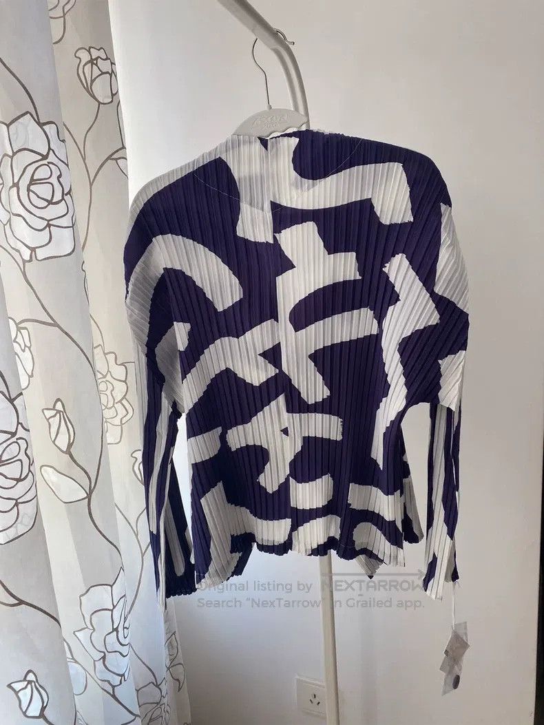 Issey Miyake Issey Miyake Oracle Bone Script Cardigan Blue White Color Size M / US 6-8 / IT 42-44 - 2 Thumbnail