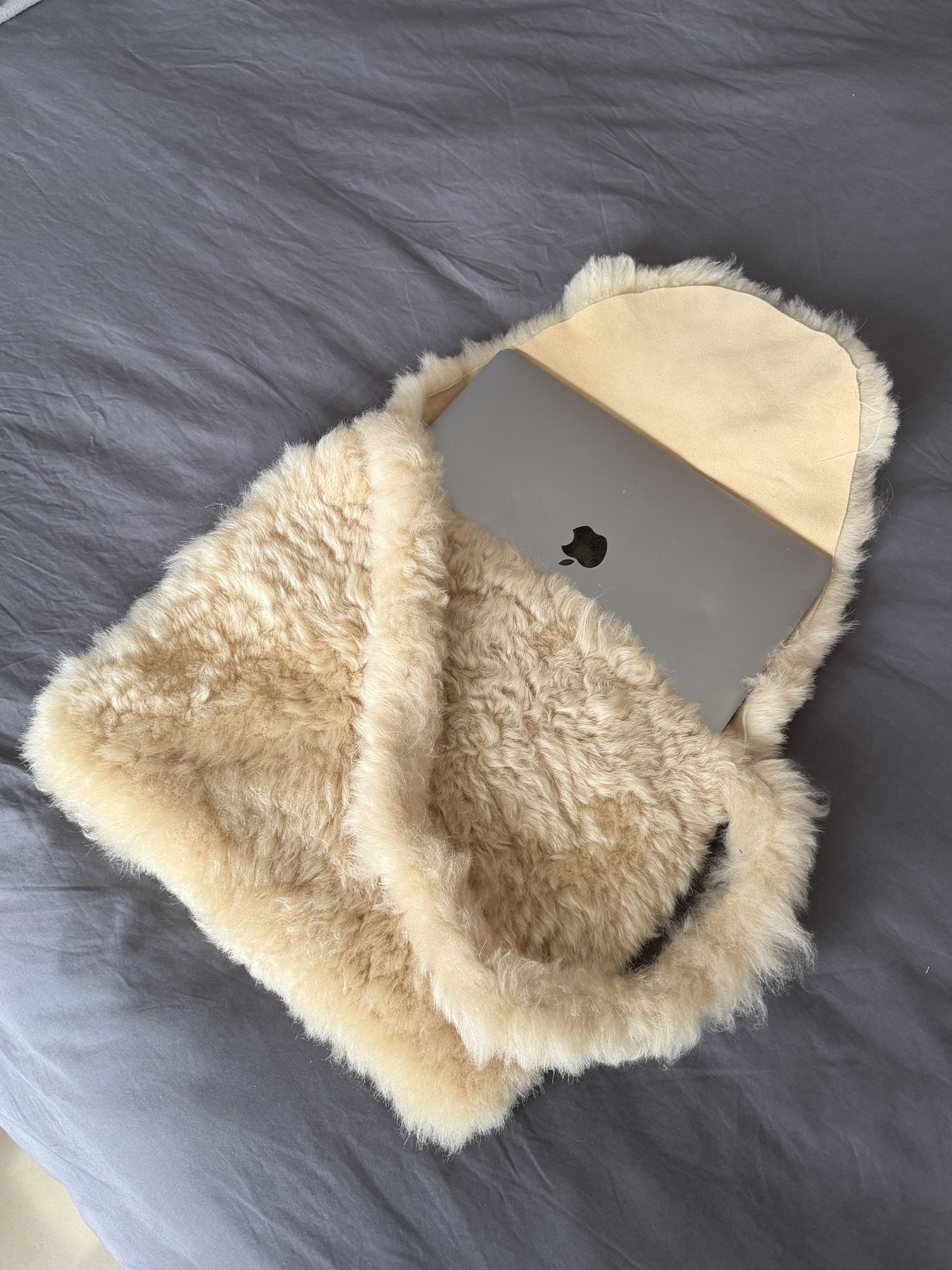 ERL Shearling Sheepskin Bag FW21 BNWT
