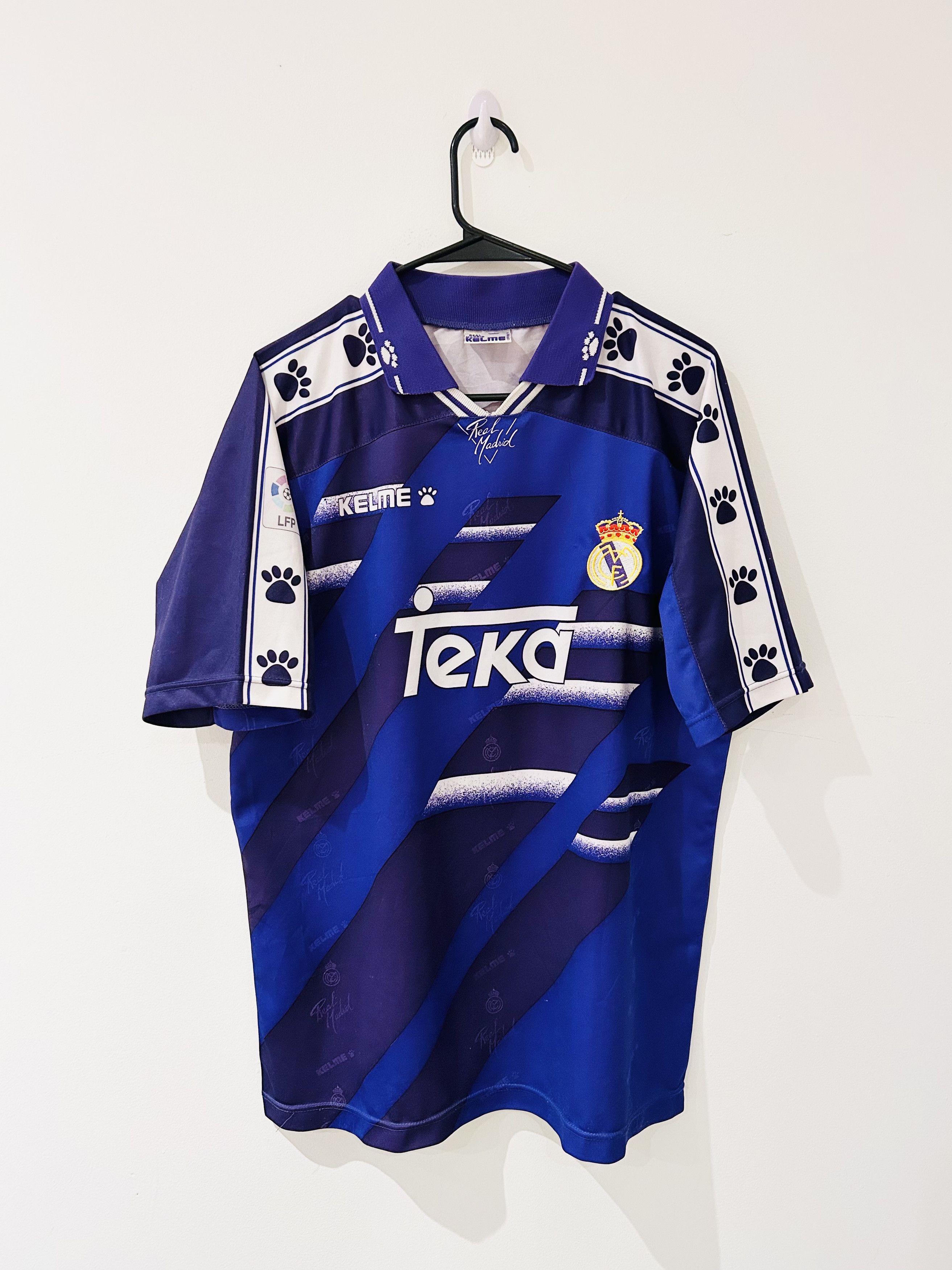 Other Real madrid 1994/95 away + shorts Size US L / EU 52-54 / 3 - 1 Thumbnail