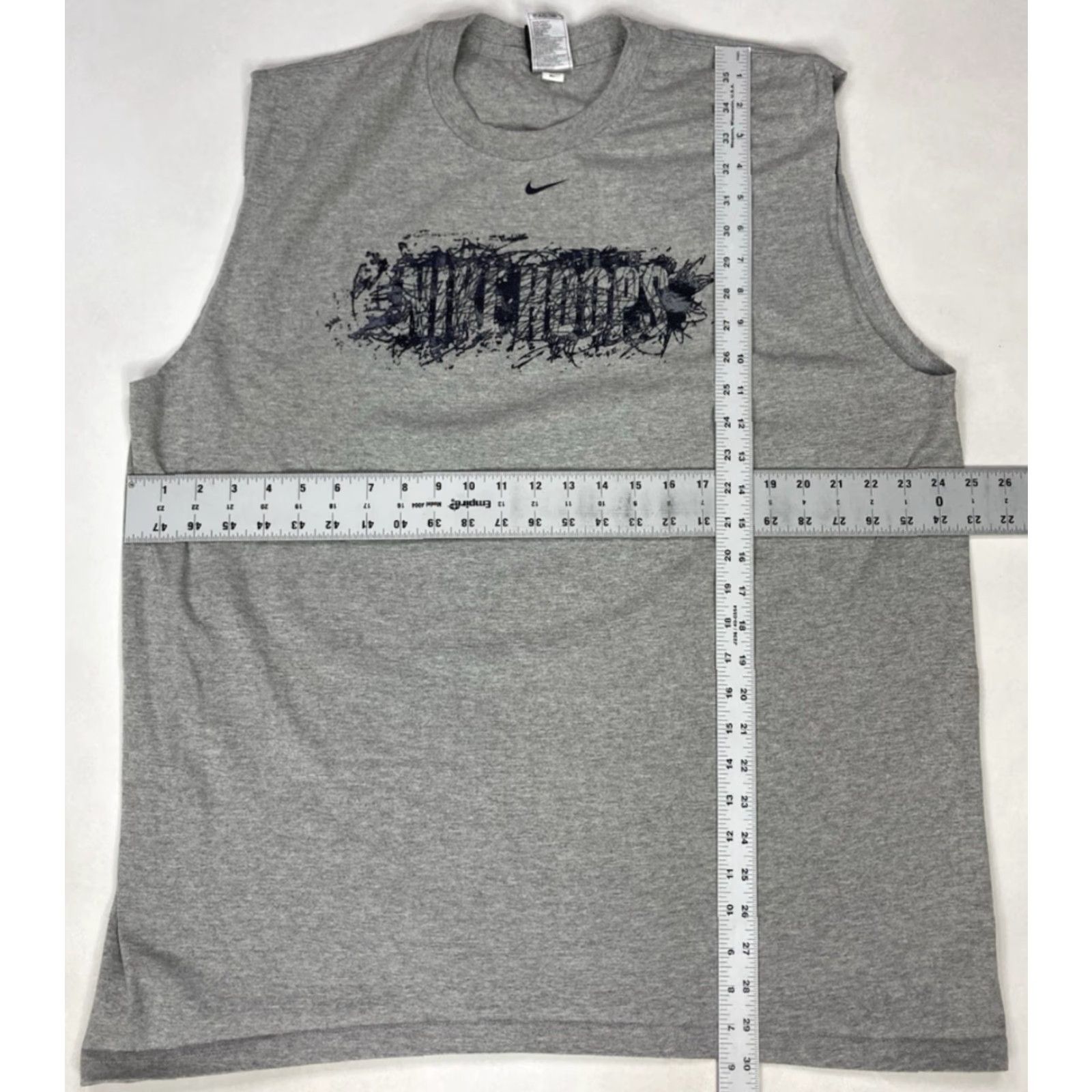 Nike VINTAGE Nike Hoop Center Swoosh Graphic T-shirt Men XL Gray Sleeveless Size US XL / EU 56 / 4 - 7 Thumbnail
