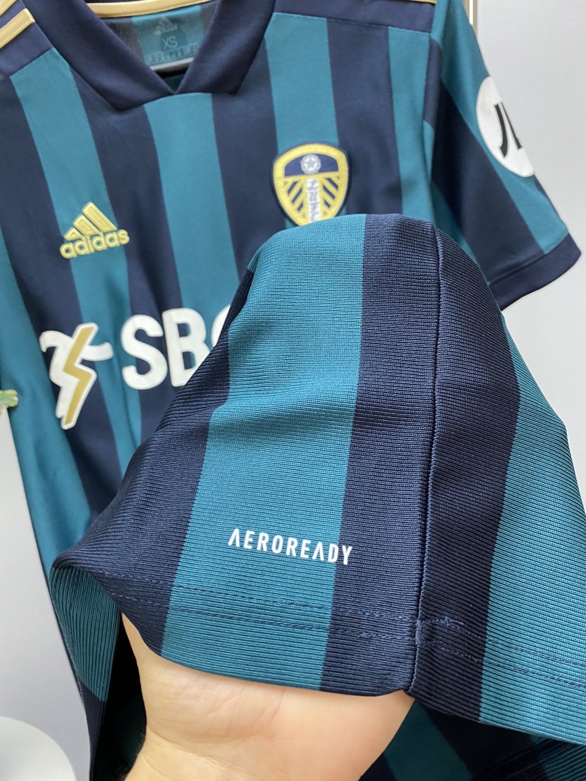 Adidas LEEDS UNITED 2020 2021 AWAY FOOTBALL SOCCER JERSEY ADIDAS Size US XS / EU 42 / 0 - 9 Thumbnail
