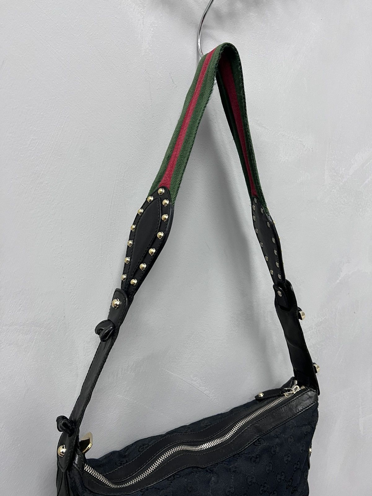 Gucci VINTAGE GUCCI GG SUPREME BLACK CANVAS STUDDED HOBO BAG Size ONE SIZE - 3 Thumbnail