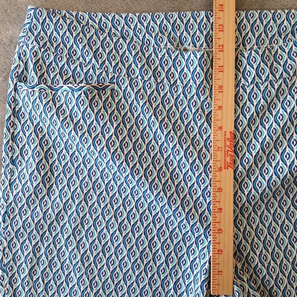 Vintage Chico's Capri Pants Womens US Size 16 Blue Geometric Pull On Stretch 38x23 New Size 38" / US 16 / IT 52 - 4 Thumbnail