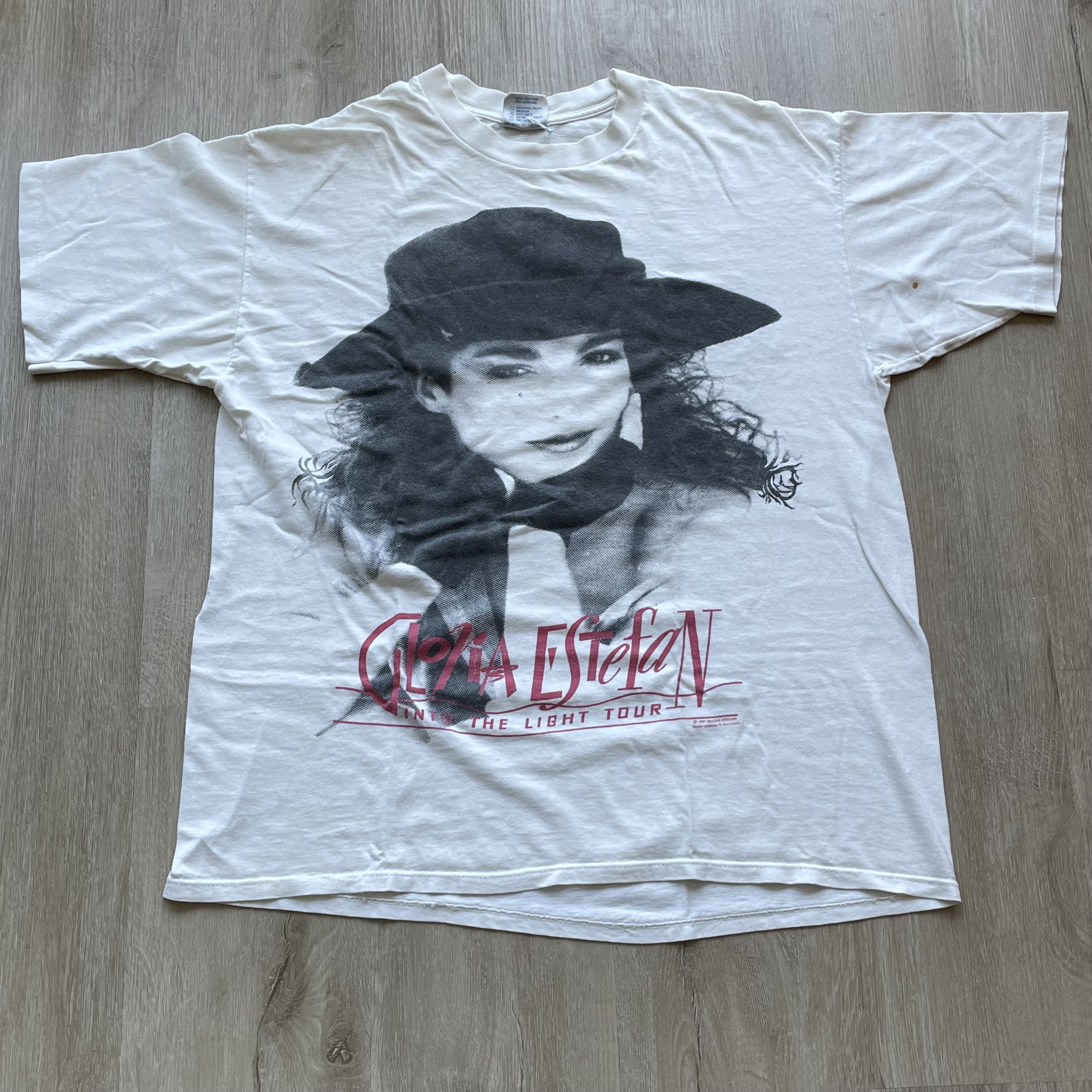 Vintage Vintage Gloria Estefan Into The Light Tour Concert Tee 1991 Size US L / EU 52-54 / 3 - 1 Thumbnail