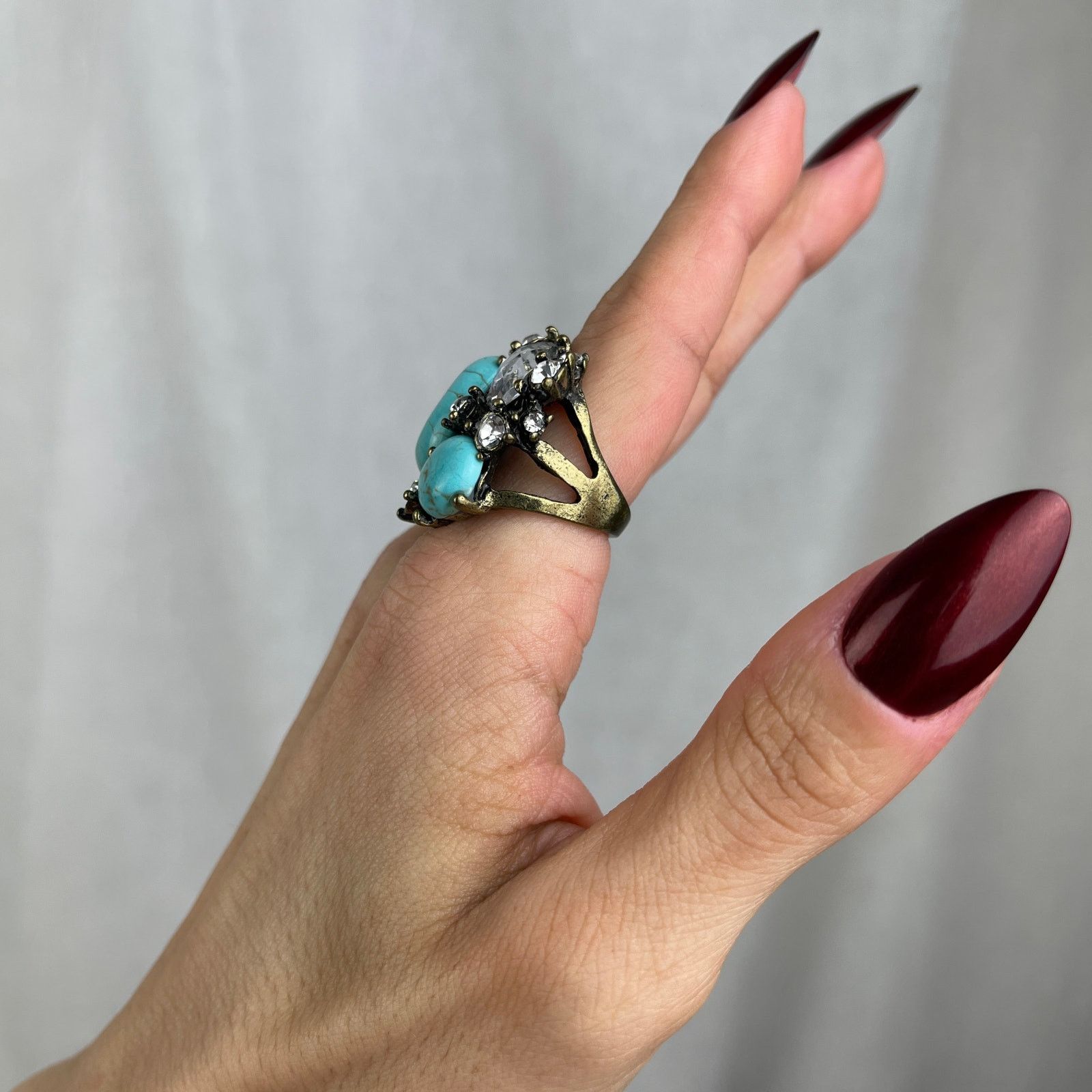 Urban Outfitters VTG Y2K Urban Outfitters Turquoise Howlite Ring Gold 6-6.5 Size ONE SIZE - 4 Thumbnail