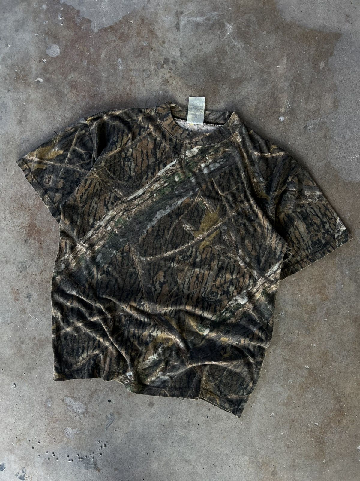 Vintage Vintage 90’s Camo Camouflage Real Tree T Shirt Size US L / EU 52-54 / 3 - 2 Thumbnail