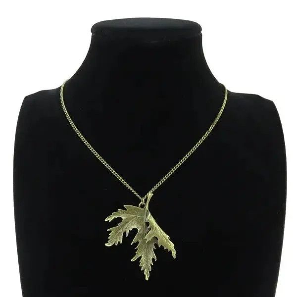 Japanese Brand Plant Folding Maple Pendant Necklaces Size ONE SIZE - 3 Thumbnail