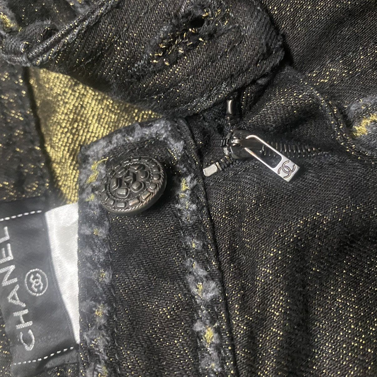 Chanel Chanel Noir Black&Gold Logo Pocket Denim Jeans Size 28" / US 6 / IT 42 - 21 Thumbnail