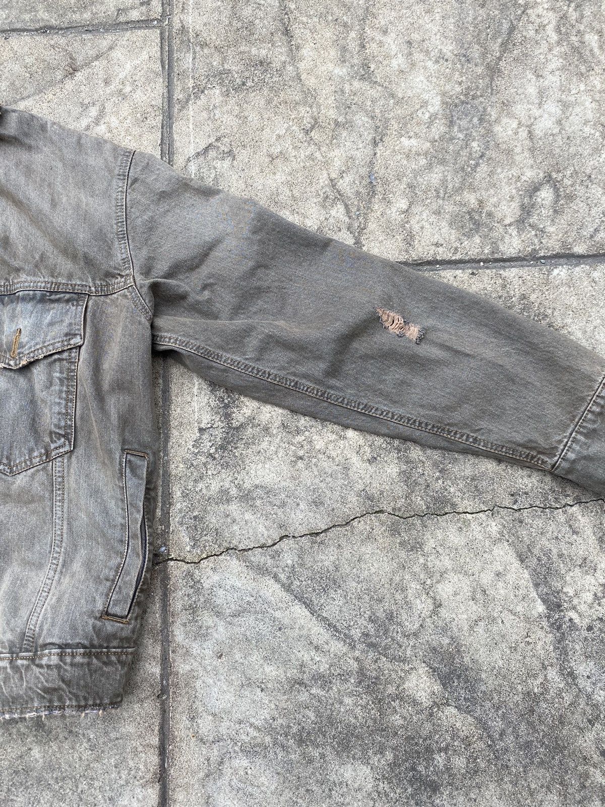 Vintage Brown Distressed Denim Jacket Size US M / EU 48-50 / 2 - 6 Thumbnail