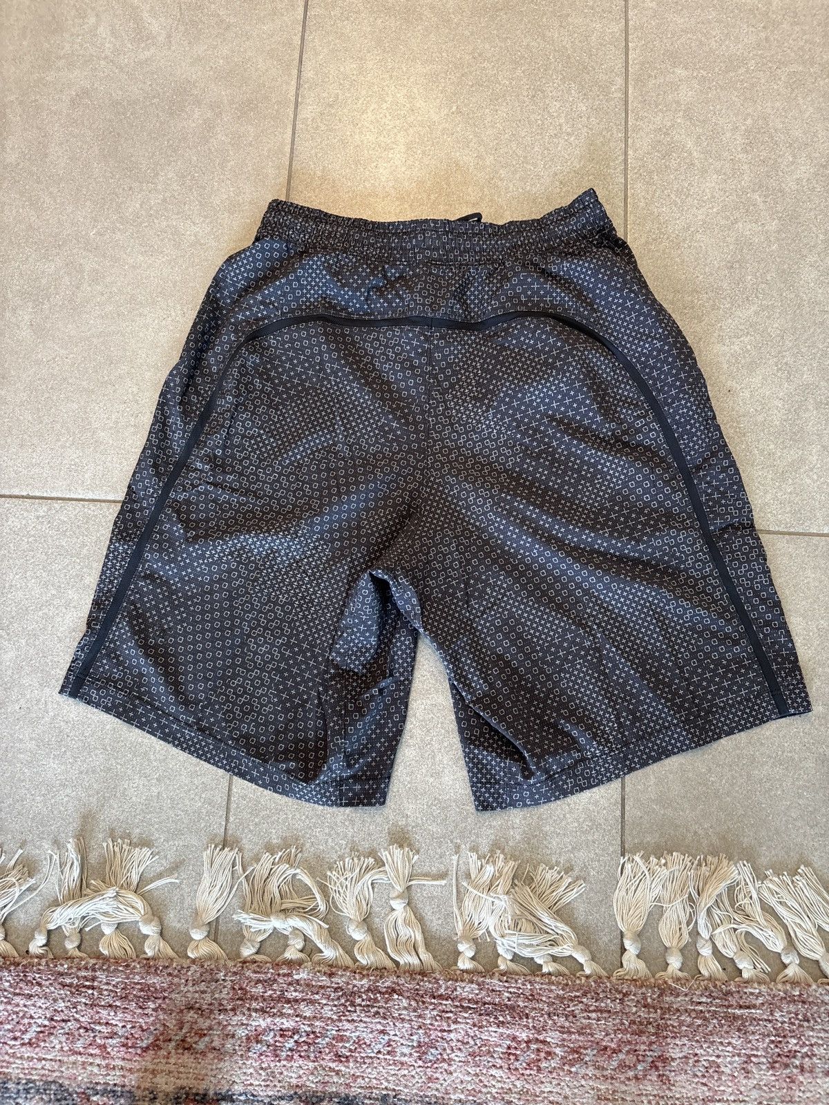 Lululemon Lululemon Shorts 7" Inseam Size US 28 / EU 44 - 2 Thumbnail