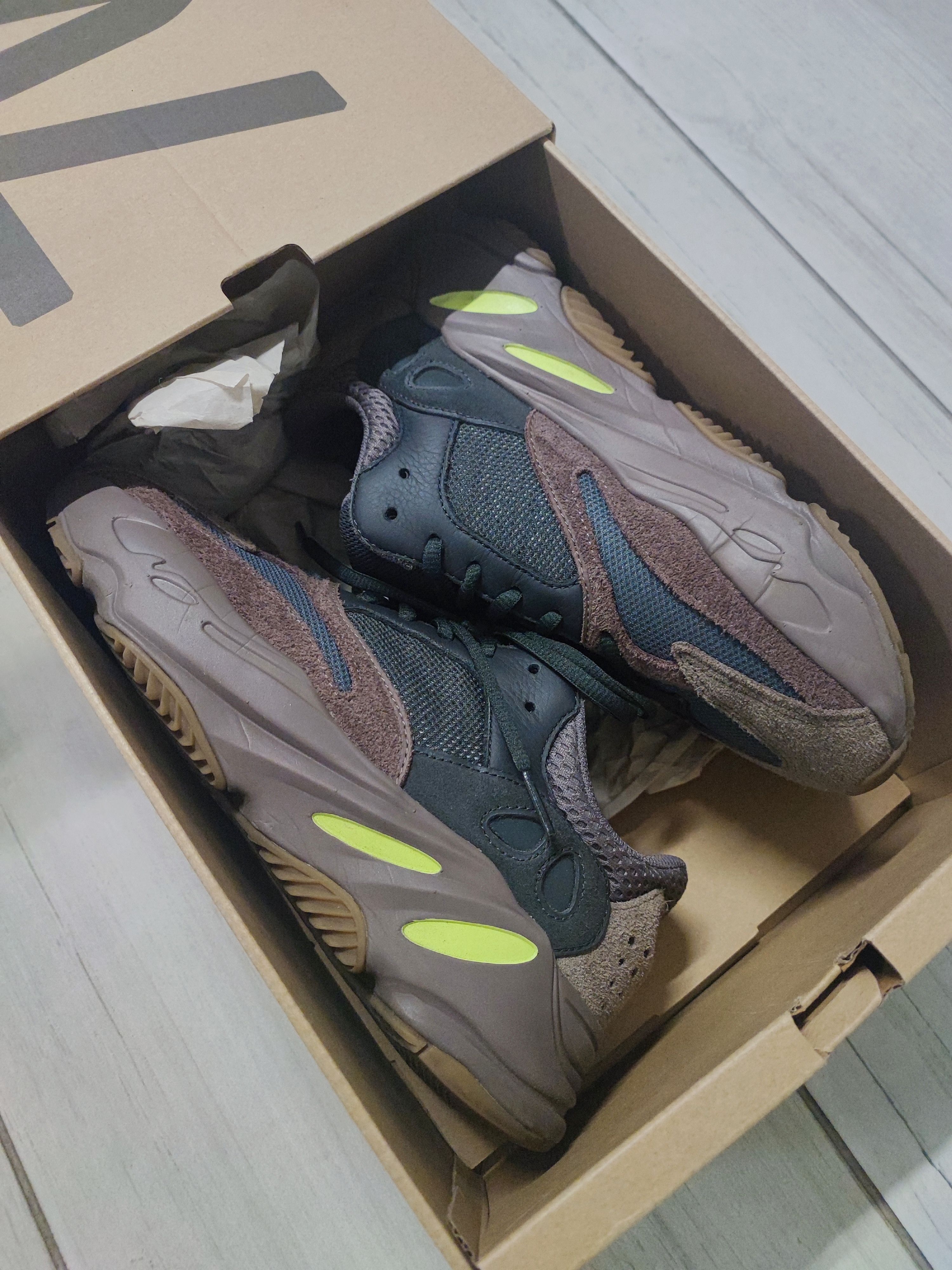 Yeezy yeezy 700 Mauve - size 40 Size US 7 / EU 40 - 1 Thumbnail