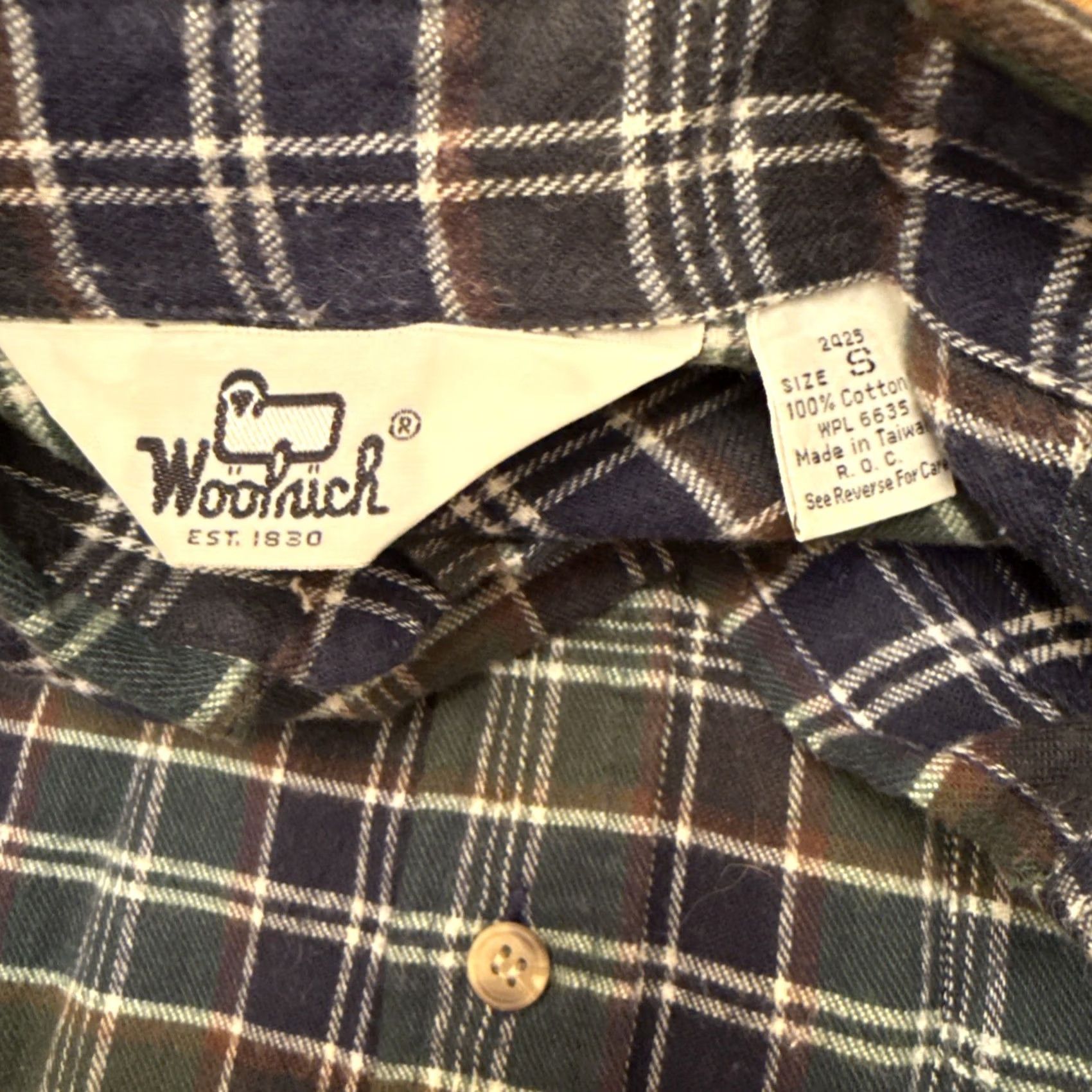 Vintage VINTAGE Woolrich Shirt Womens Small Green Plaid Long Sleeve Button-Up Regular Fit Pockets Cotton Flannel Top Ladies Outdoors Size S / US 4 / IT 40 - 5 Thumbnail