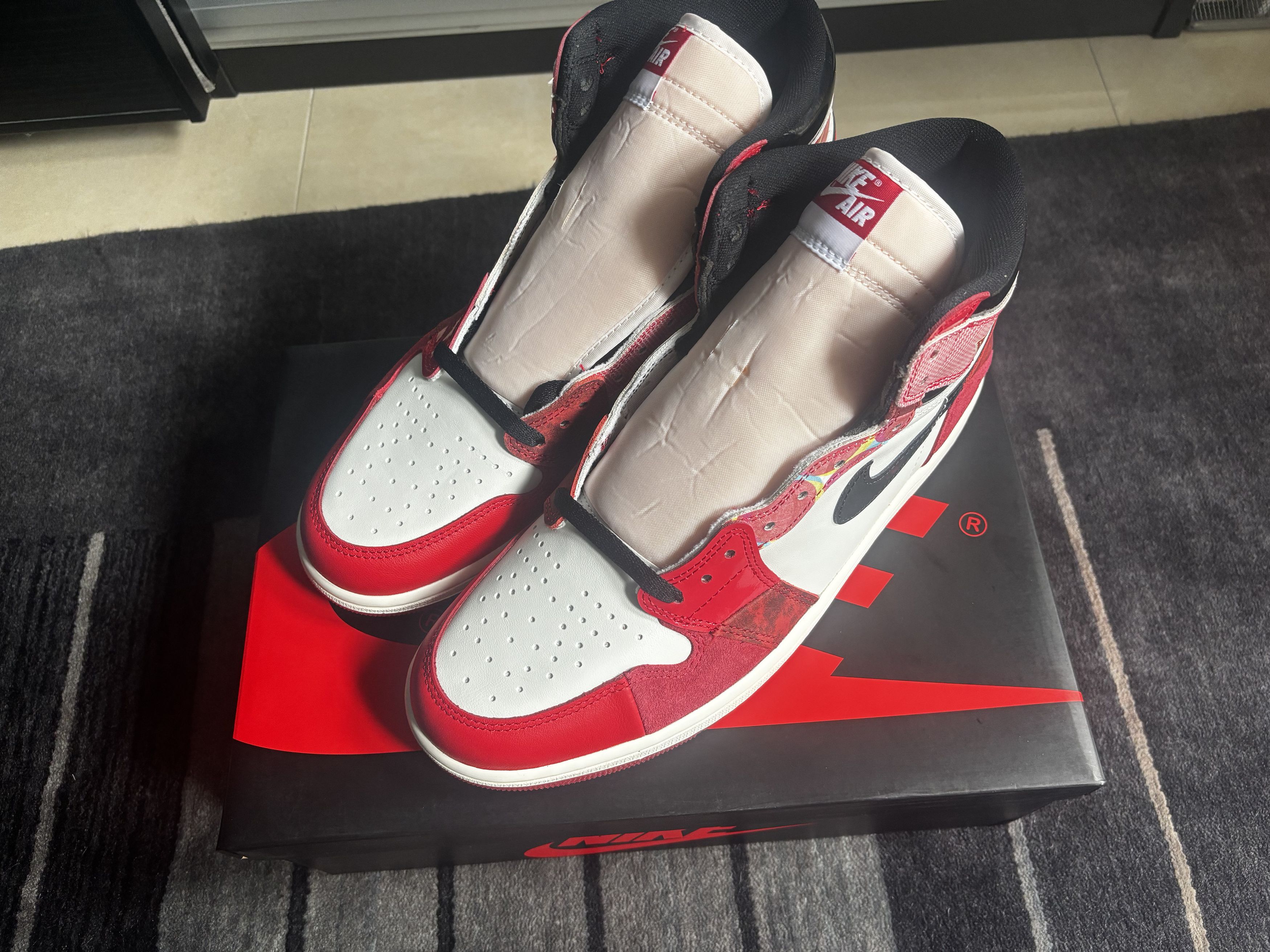 Jordan Brand Nike Air Jordan 1 Retro Spider-Man -- Into the Spider-Verse Size US 10.5 / EU 43-44 - 2 Thumbnail