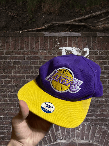 NBA Vintage NBA Los Angeles Lakers Cap Hat Size ONE SIZE - 1 Thumbnail