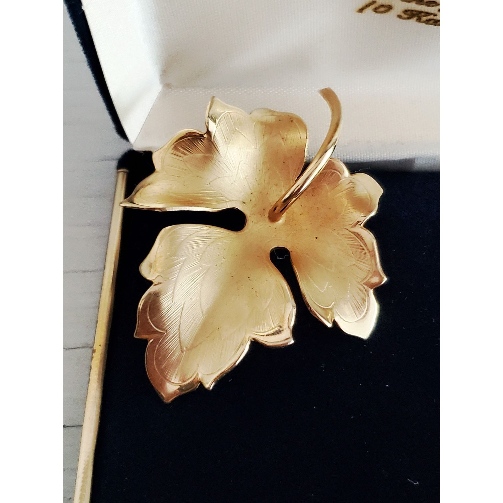 Other Vintage Giovanni Gold-tone Maple Leaf Brooch Size ONE SIZE - 1 Thumbnail