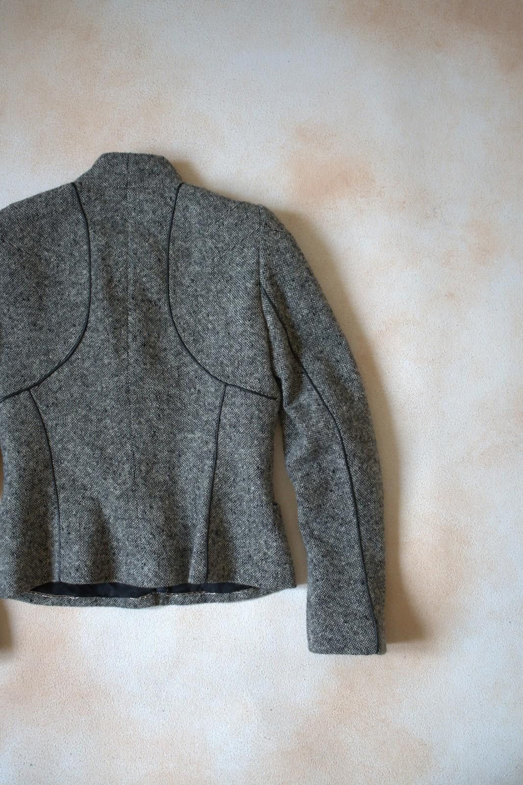 Alexander McQueen F/W 2004 Alexander McQueen Tweed Wool /W Leather Trim Jacket Size S / US 4 / IT 40 - 12 Thumbnail