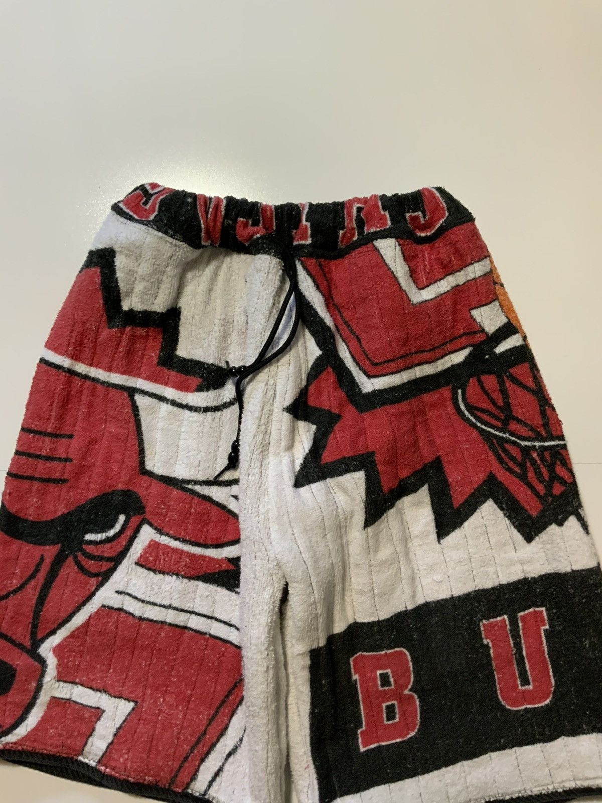 Vintage Vintage Chicago Bulls NBA Basketball Reworked Towel Shorts Size US 32 / EU 48 - 5 Thumbnail