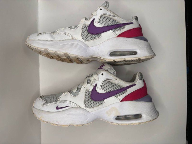 Nike Nike Air Max Excee White/Purple (Size 5Y/37.5) Size US 7.5 / IT 37.5 - 2 Thumbnail