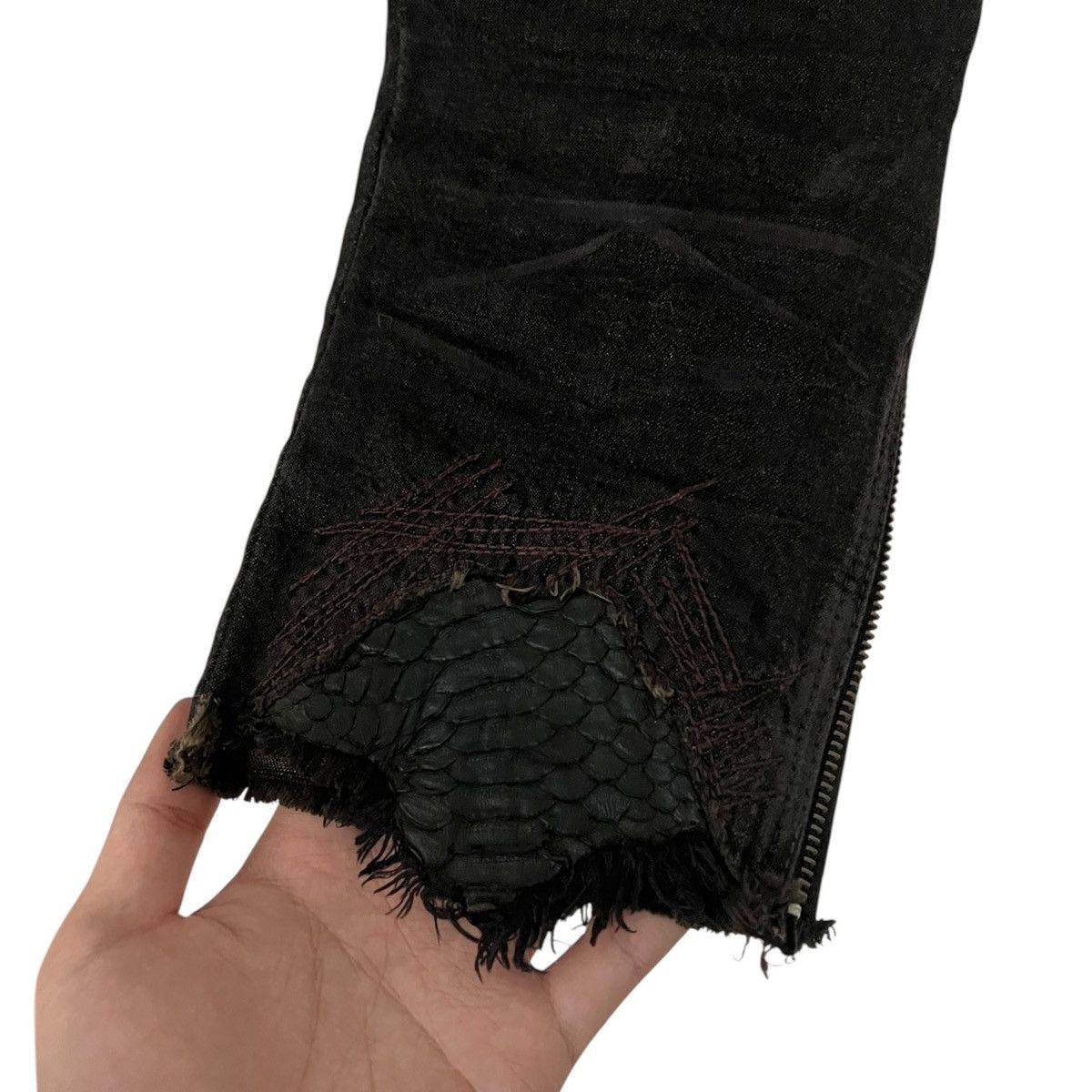 14th Addiction 14th addiction crocodile capris Size US 30 / EU 46 - 5 Thumbnail