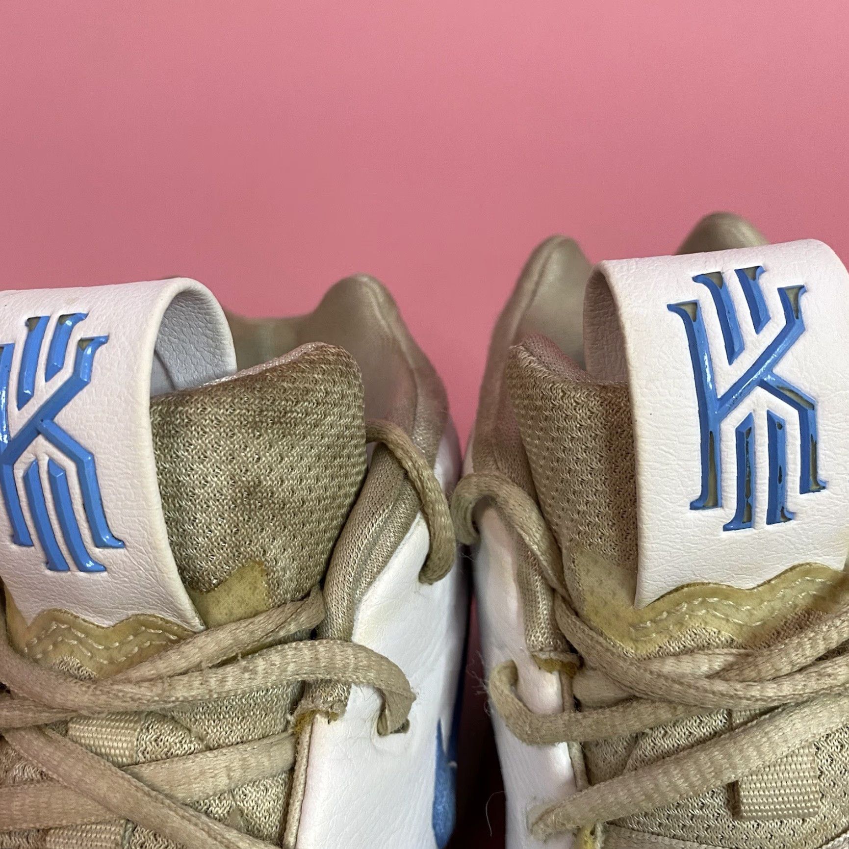 Nike VINTAGE Nike ID Kyrie AR3867-994 White Blue UNC Basketball Custom Sneakers Mens Size 8.5 Size US 8 / EU 41 - 4 Thumbnail