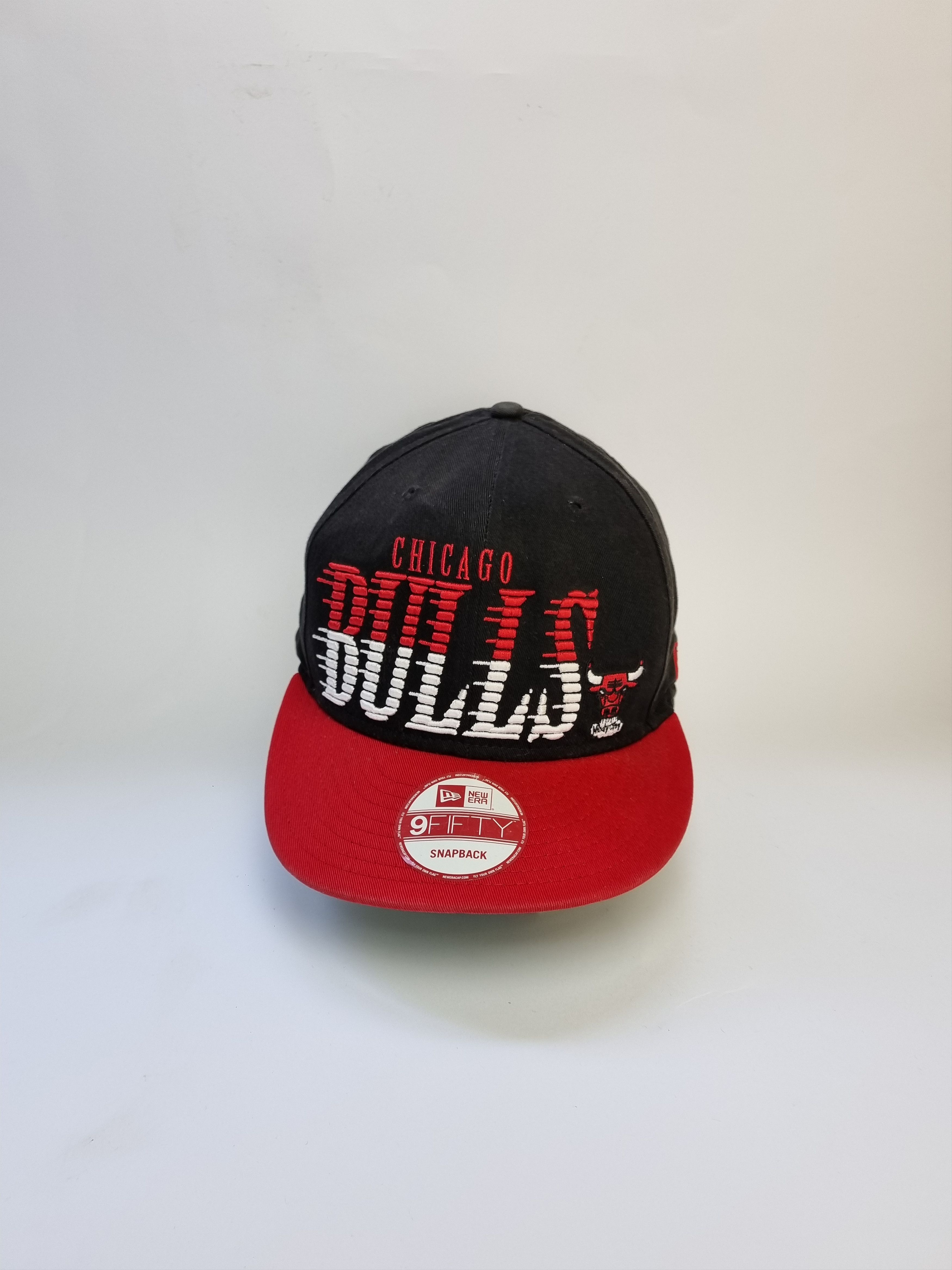 NBA × Vintage Spellout Big Logo Chicago Bulls Vintage Rare Cap Size ONE SIZE - 17 Thumbnail