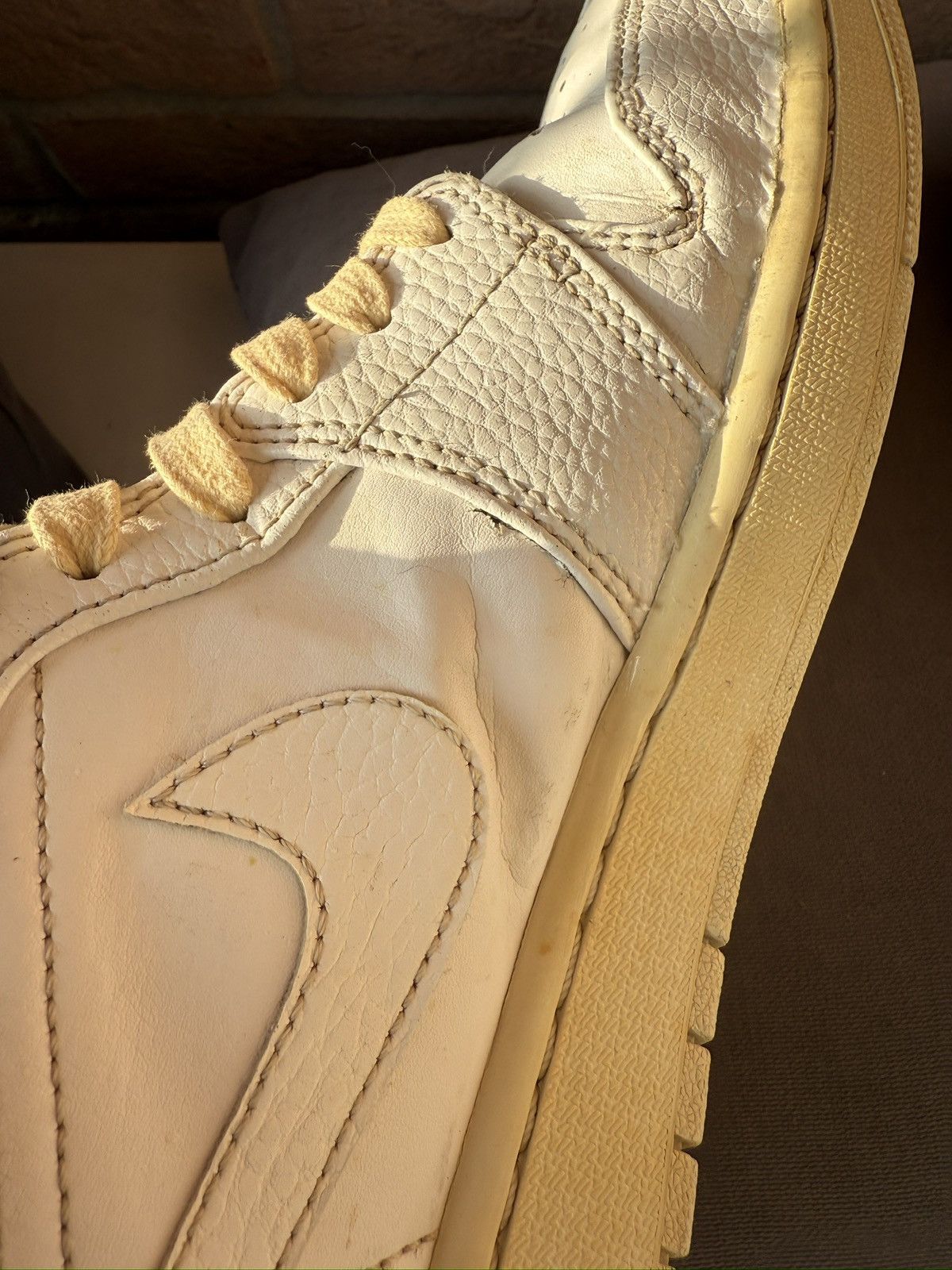 Air Jordan 1 Mid White